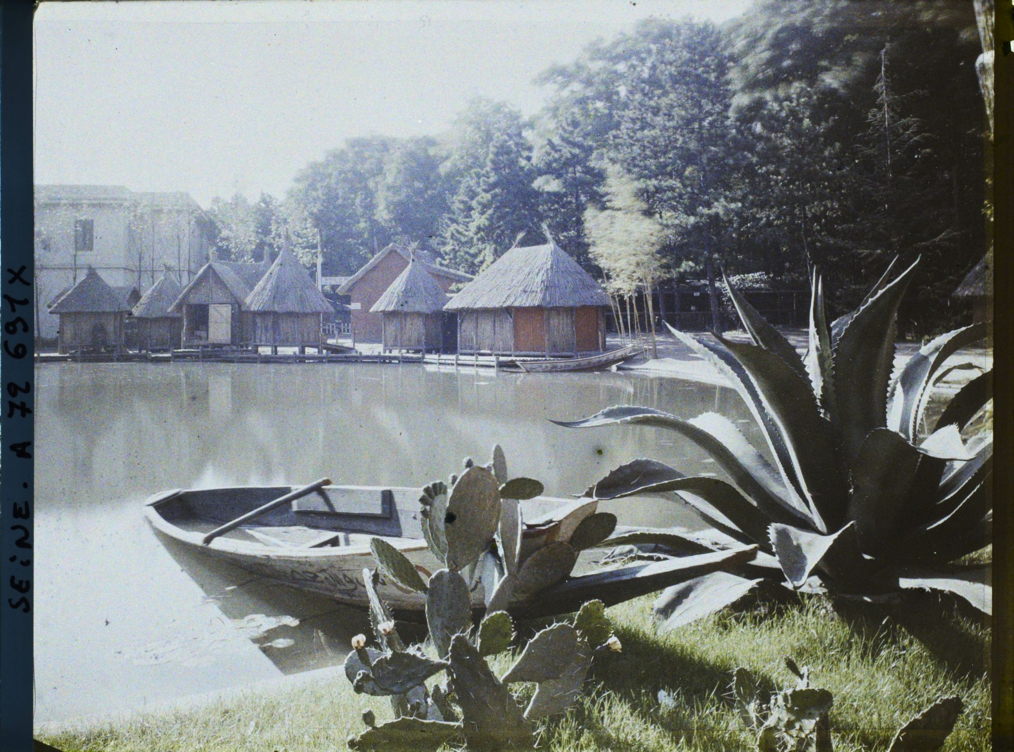 Image représentant L'Exposition Coloniale Internationale de 1931, le village indigène de l'AOF (Afrique occidentale française)?