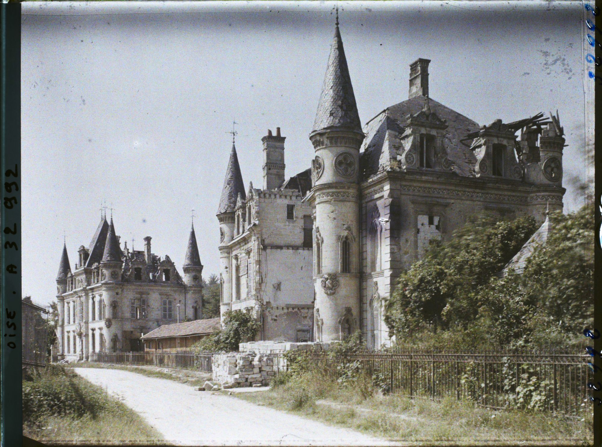 Image représentant France, Chiry, Pavillon d'entrée du Château