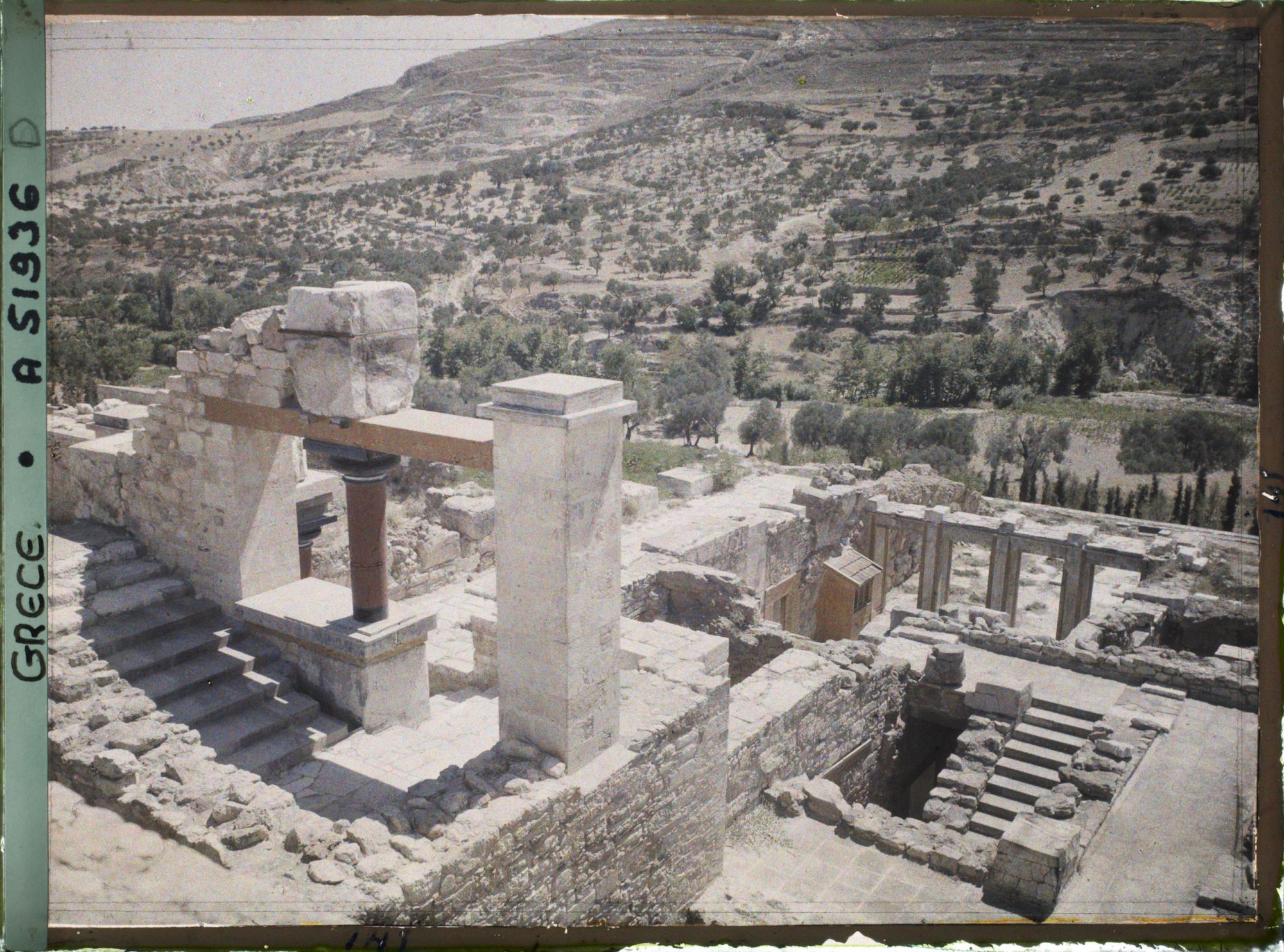 Image représentant Dans l'aile orientale du Palais Megarons (appartements du Roi et de la Reine)