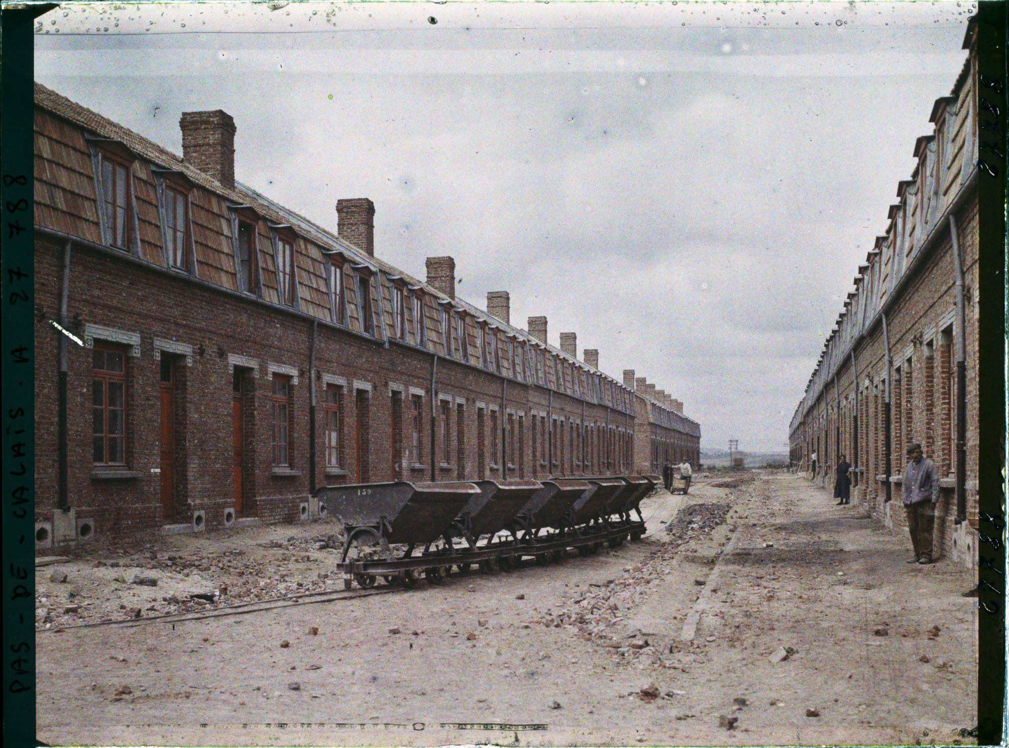 Image représentant France, Airon près de Lens, Corons des mines de Liévin - Rue Lavoisier