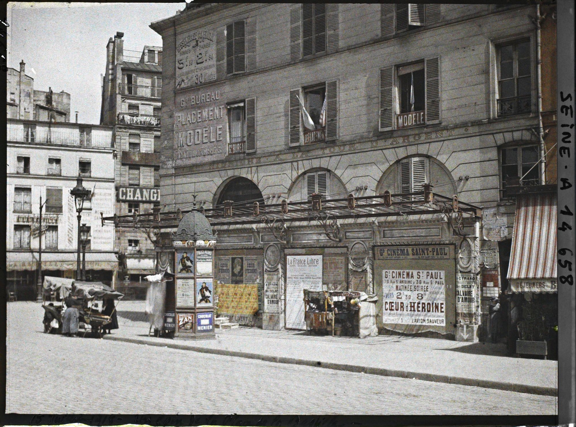 Image représentant L'angle de la place de la Bastille et de la rue du Faubourg-Saint-Antoine