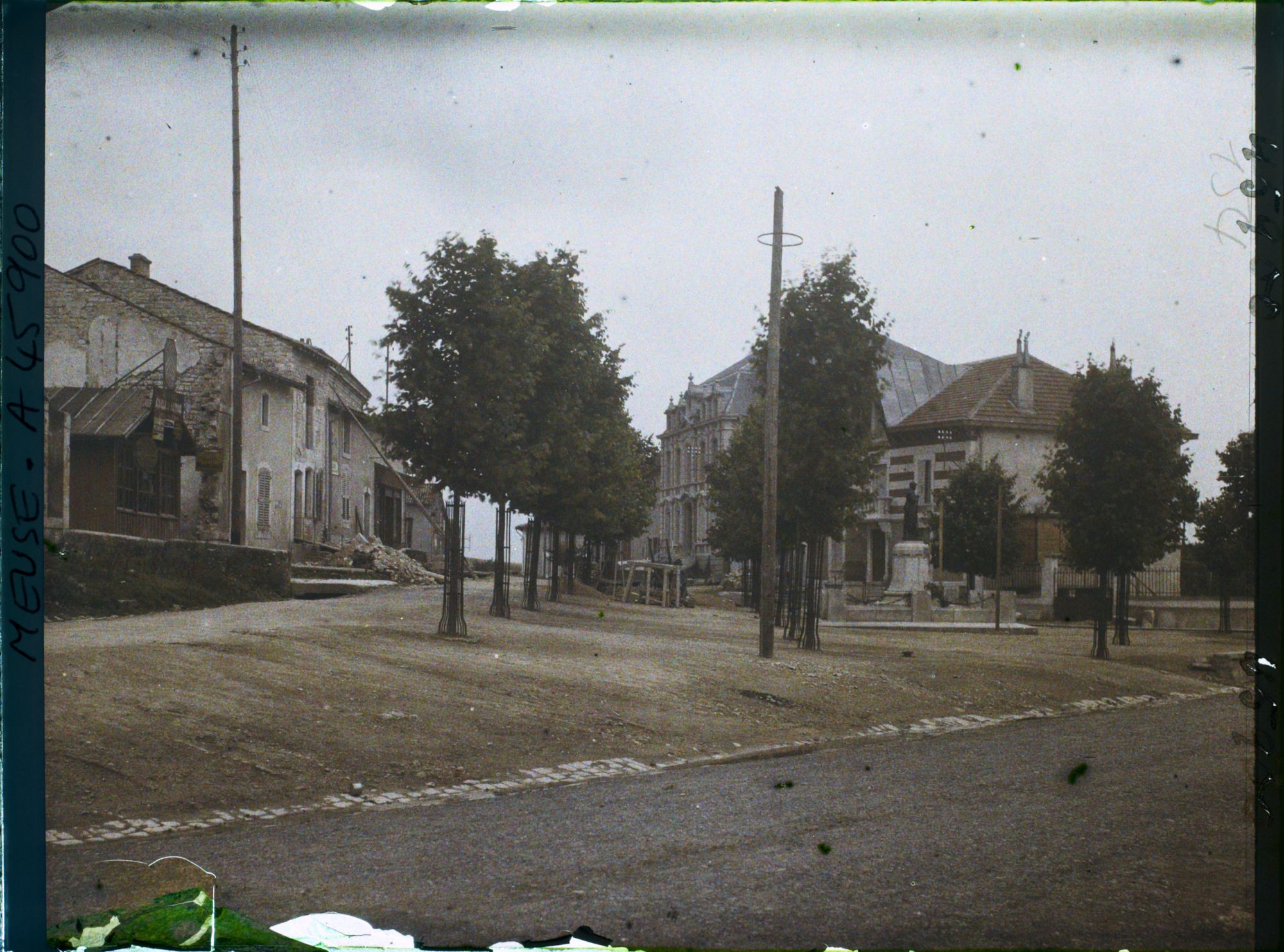 Image représentant France, St Maurice-sous-les-côtes, Place du poilu