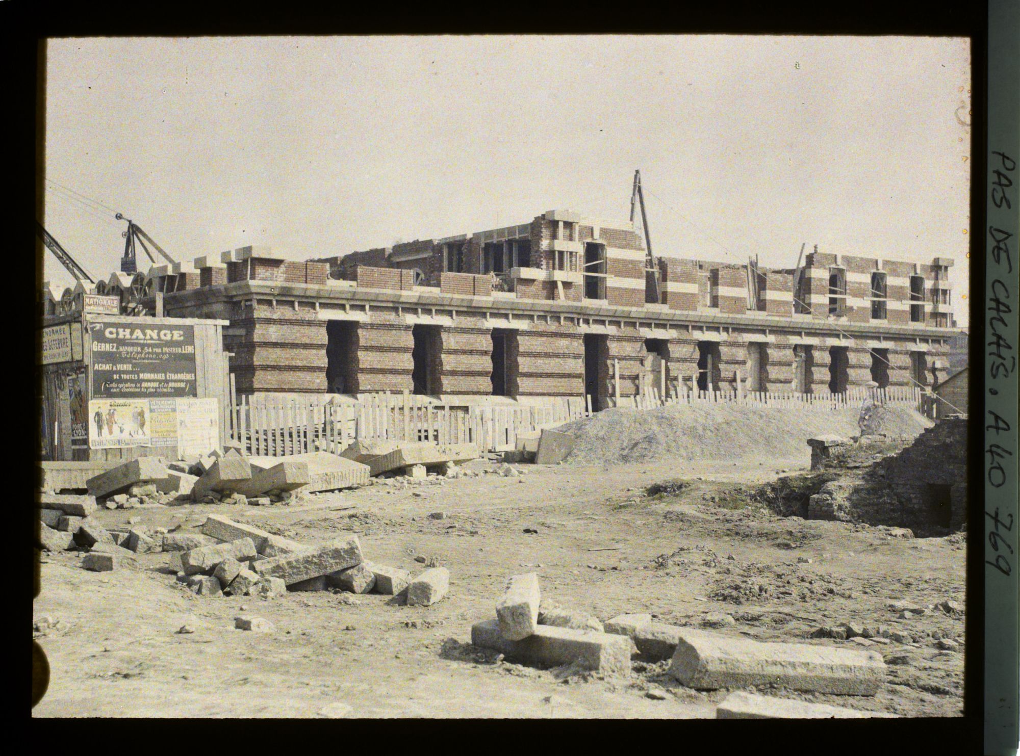 Image représentant France, Lens, L'Hôtel de Ville en reconstruction