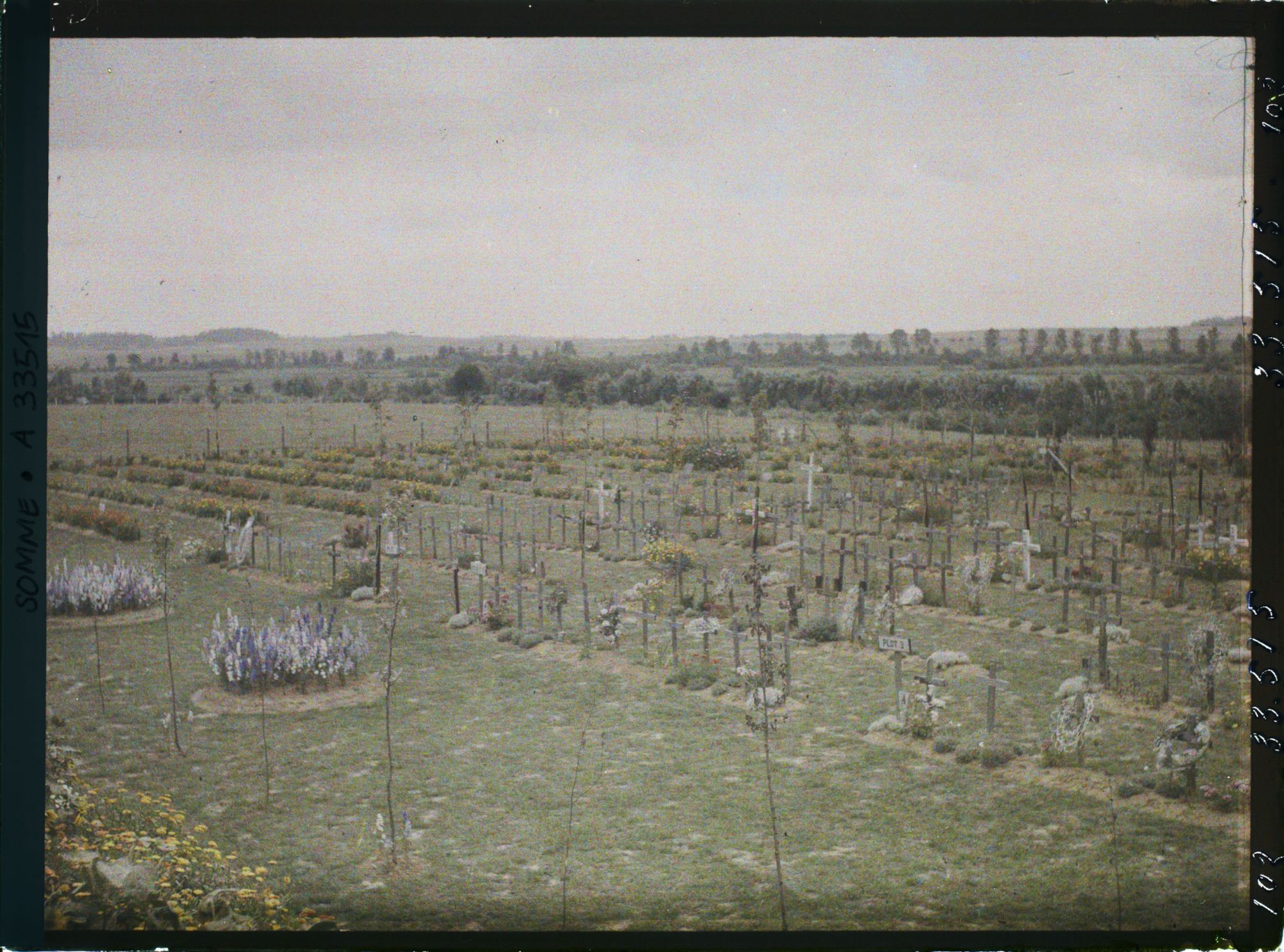 Image représentant France, Péronne, Le Cimetière Anglais de ... vu d'ensemble