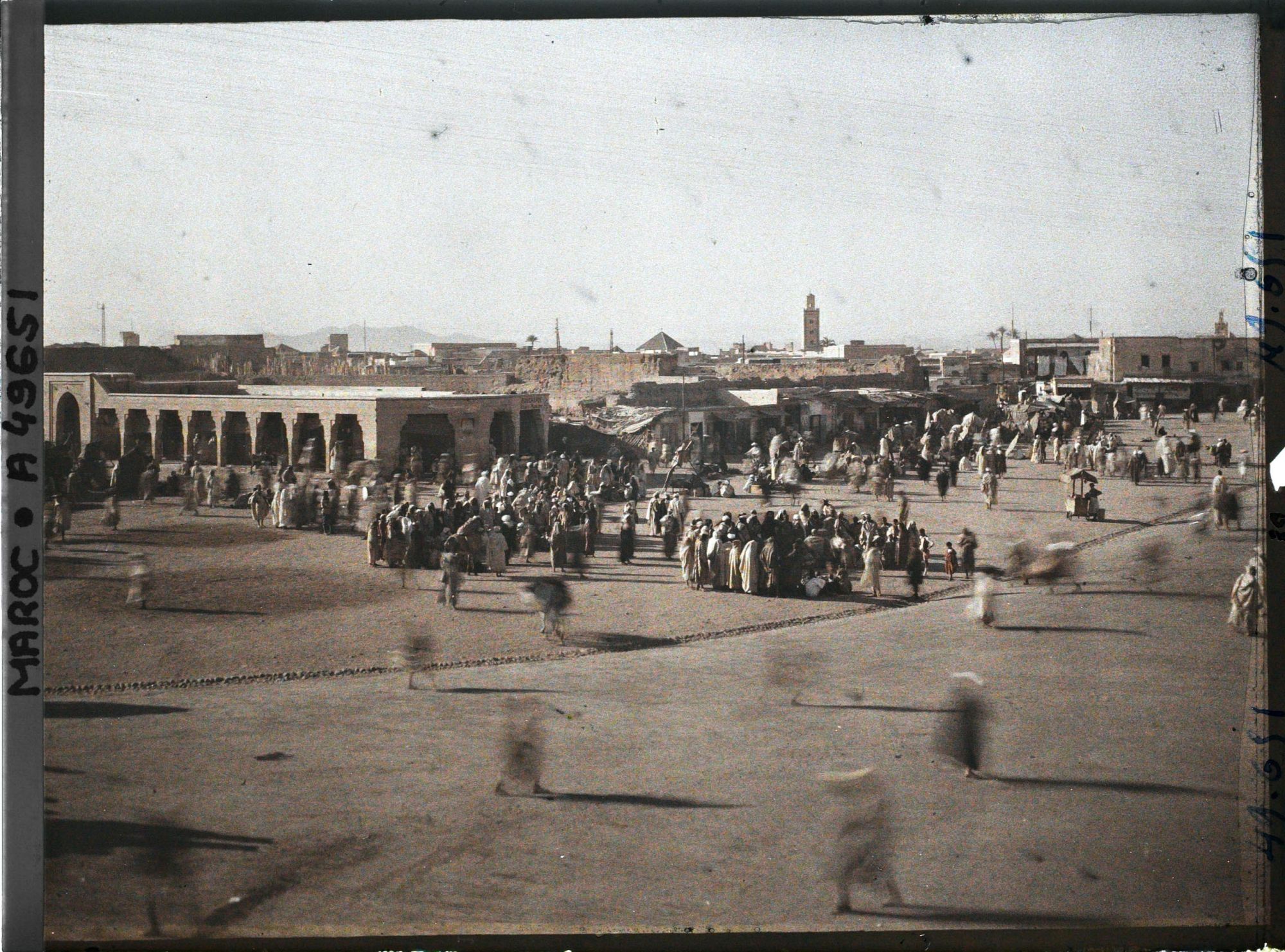 Image représentant La place Djema el Fna en fin de journée