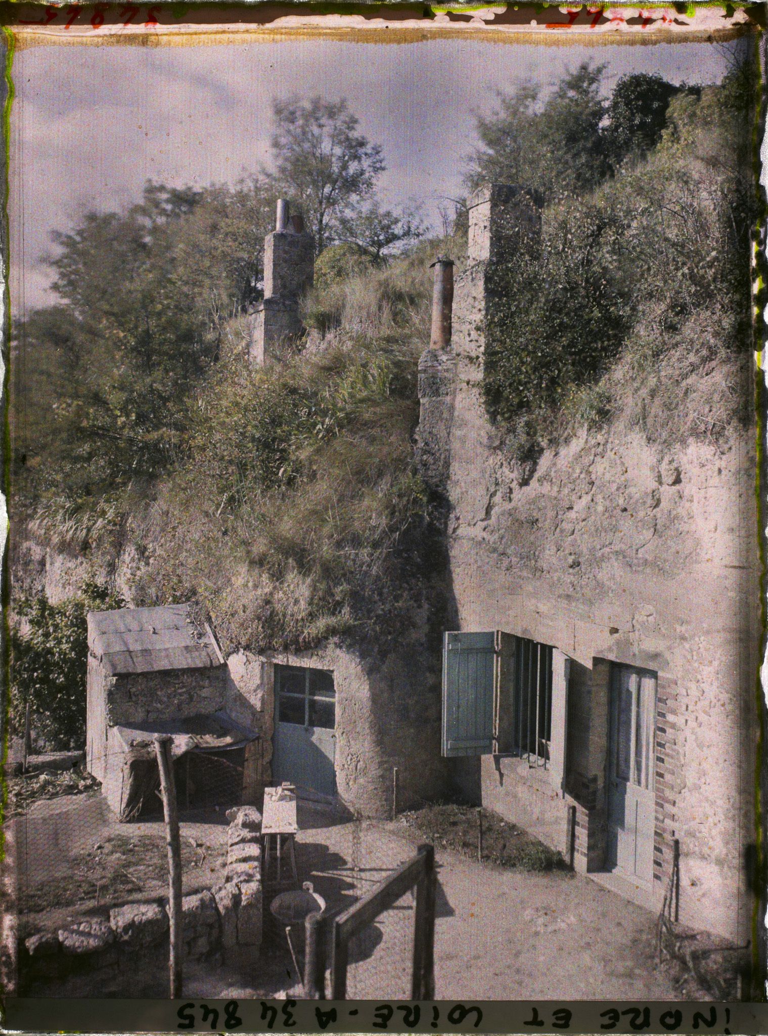 Image représentant Cour d'uneHabitation troglodyte dans le quartier des Patys