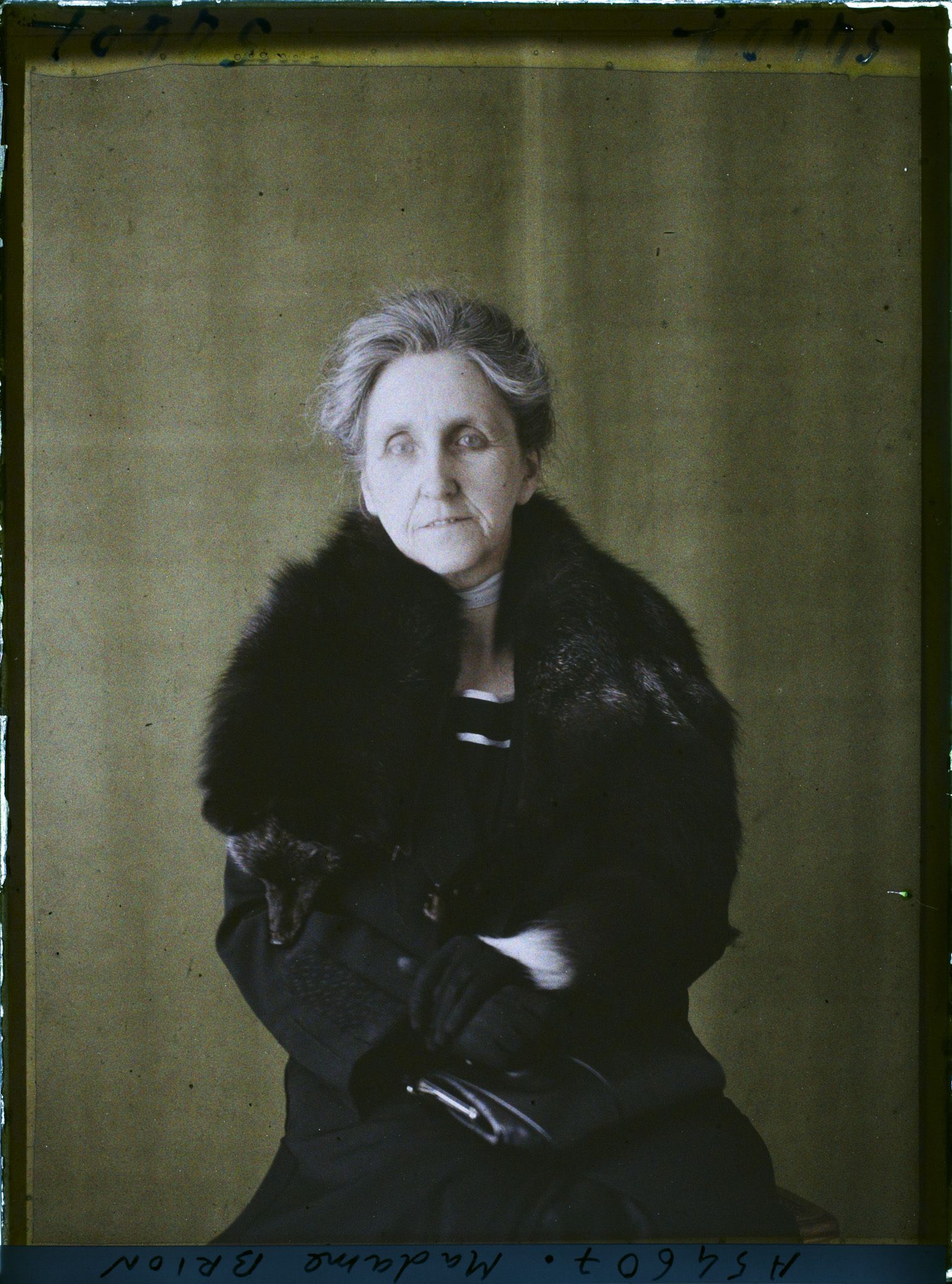 Image représentant https://musee-albert-kahn.s-museum.fr/home/NWQ2OTAwYzNmYjZlZTk1ZWQwODJmMjY4L2dlbmVyaWMtbm90aWNlLXRhYi9hdXRob3JpdHkvNjE3YTc5ZjVjZjhiODk2OGIzMzM3ZDIx/5d6900c3fb6ee95ed082f268/generic-notice-tab/authority/617a79ebcf8b8968b3336986 Madame Brion