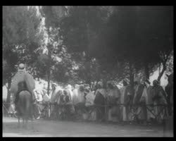 Image représentant Scènes de rues, Port d'Alger, Ablution et Prière