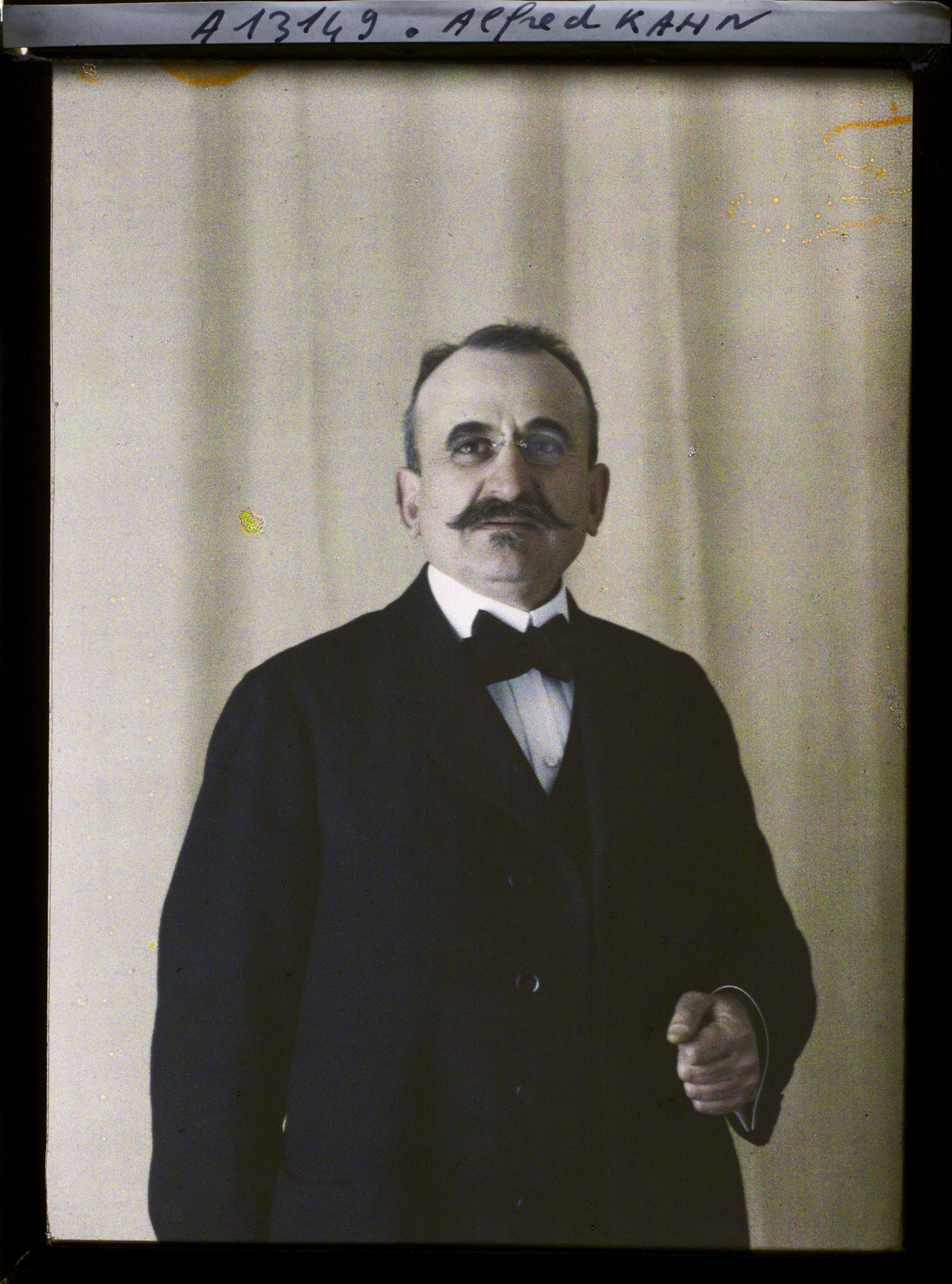 Image représentant Monsieur  https://musee-albert-kahn.s-museum.fr/home/NWQ2OTAwYzNmYjZlZTk1ZWQwODJmMjY4L2dlbmVyaWMtbm90aWNlLXRhYi9hdXRob3JpdHkvNjE3YTc5ZjVjZjhiODk2OGIzMzM3ZDIx/5d6900c3fb6ee95ed082f268/generic-notice-tab/authority/617a79ebcf8b8968b3336fdb Alfred Kahn