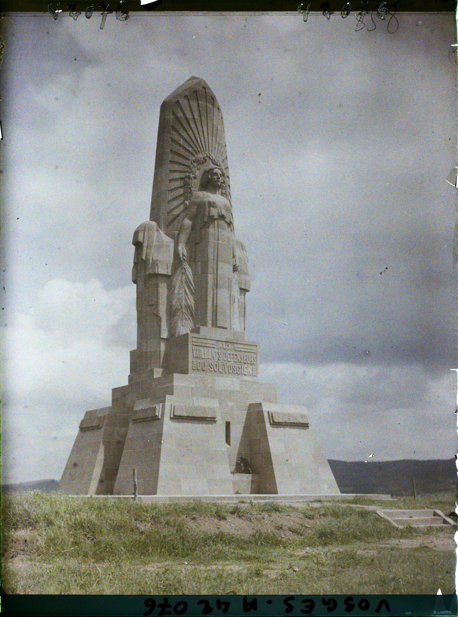 Image représentant France, Le Ban de Sapt Launois, Le Mt aux Défenseurs des Vosges autre face
