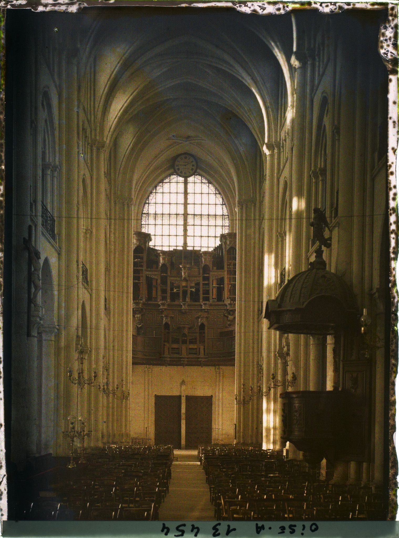Image représentant France, Noyon, Les Grandes orgues dont les tuyaux ont été enlevés par les boches