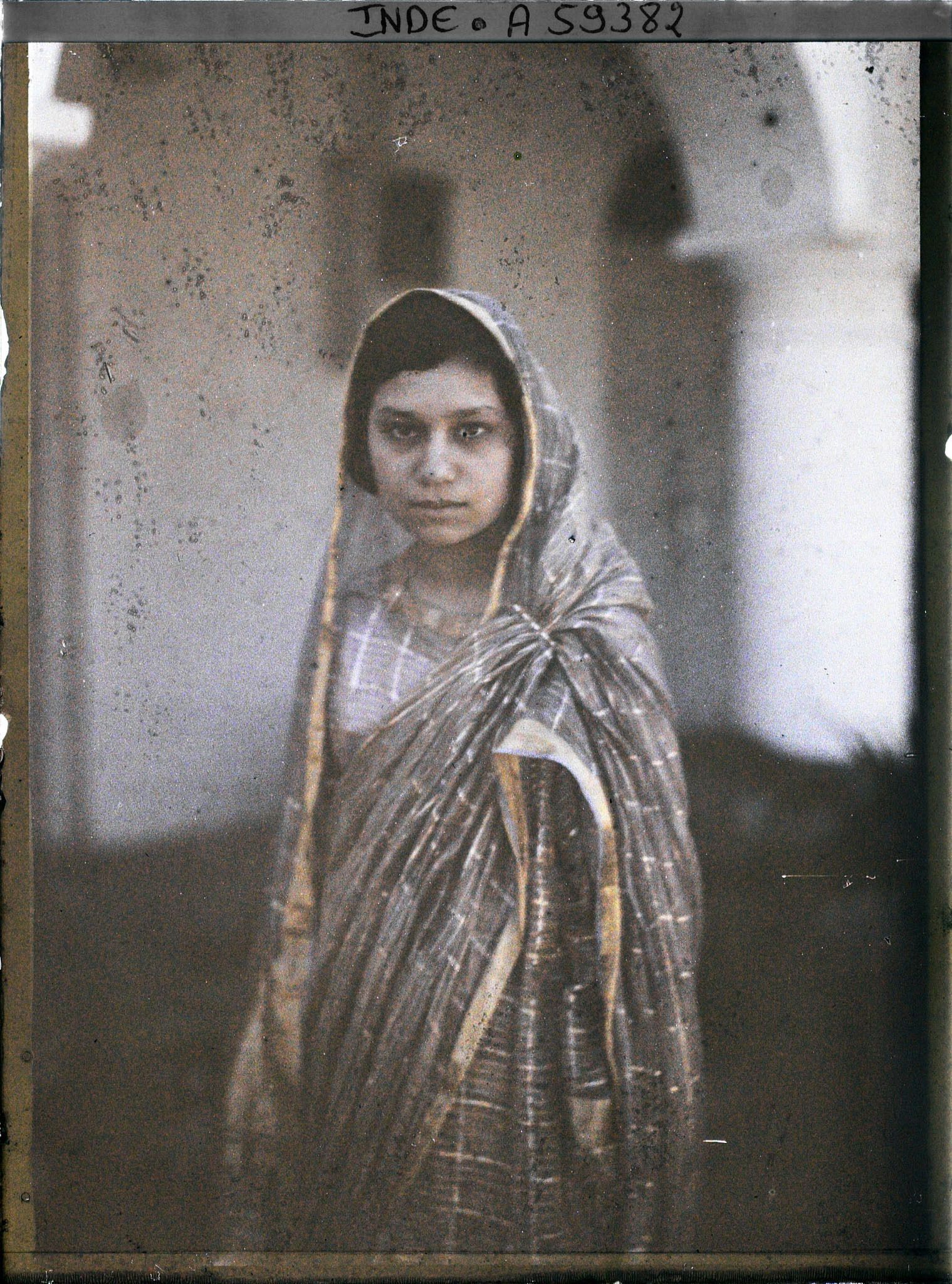 Image représentant Portrait de jeune fille du Punjab en tenue de fête