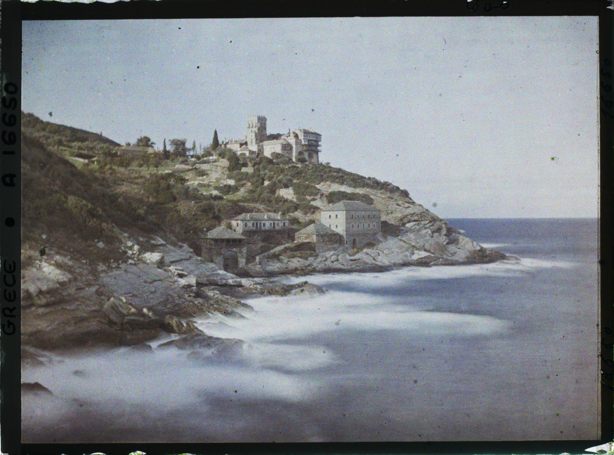 Image représentant Turquie, Mont Athos, Stravonikita, Ensemble du Monastère de Stravonikita, vu de la mer