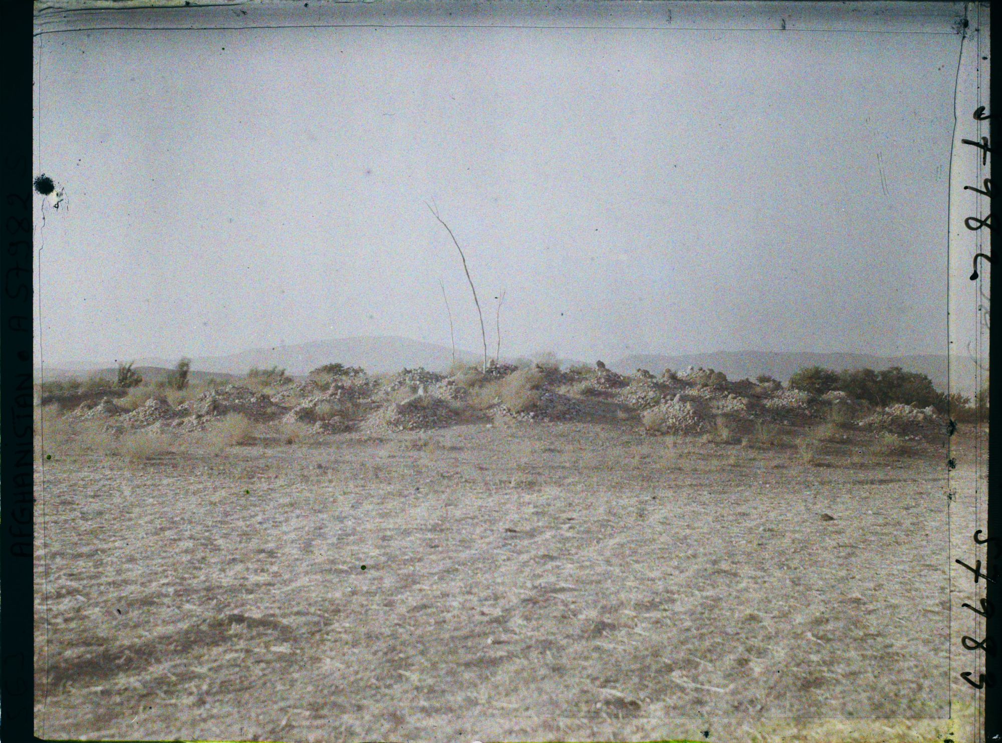 Image représentant Afghanistan, Kalat-i-Ghilzai, Cimetière du Village