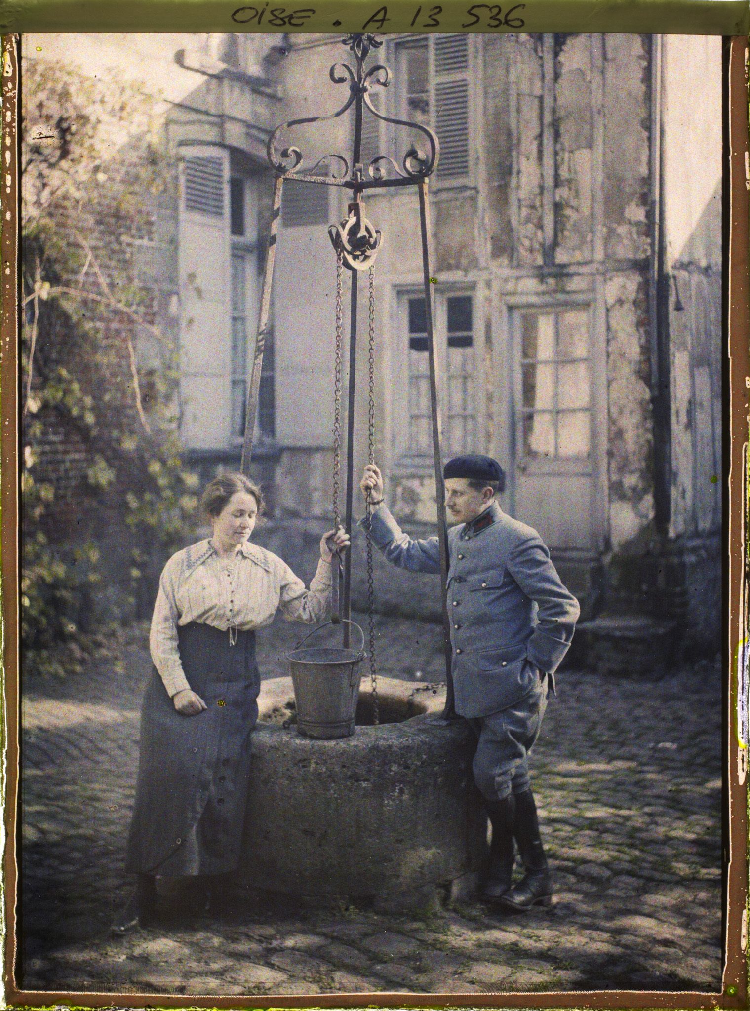 Image représentant France, Noyon, Une Vieille Cour à Noyon