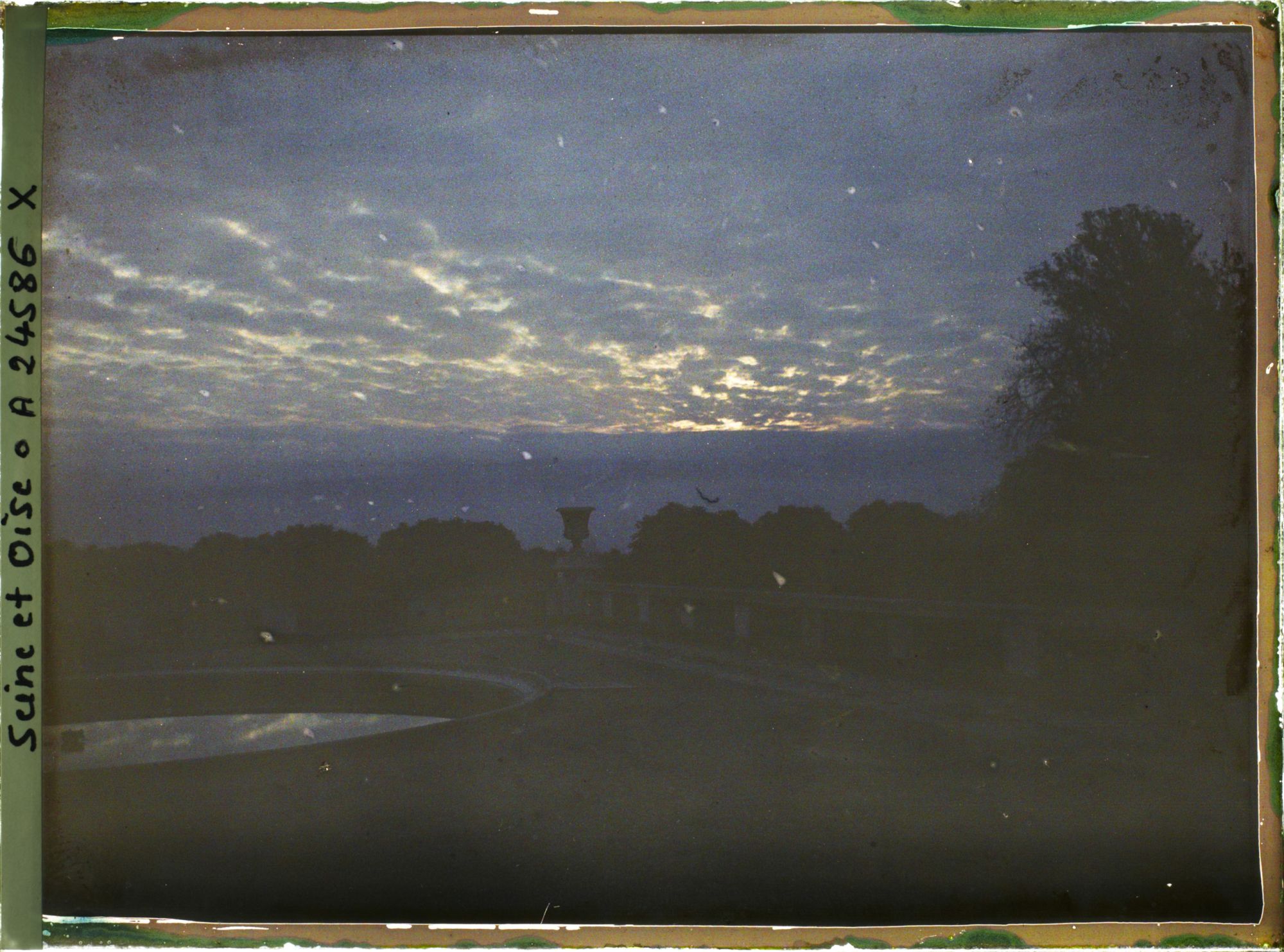 Image représentant Lever de soleil dans le parc