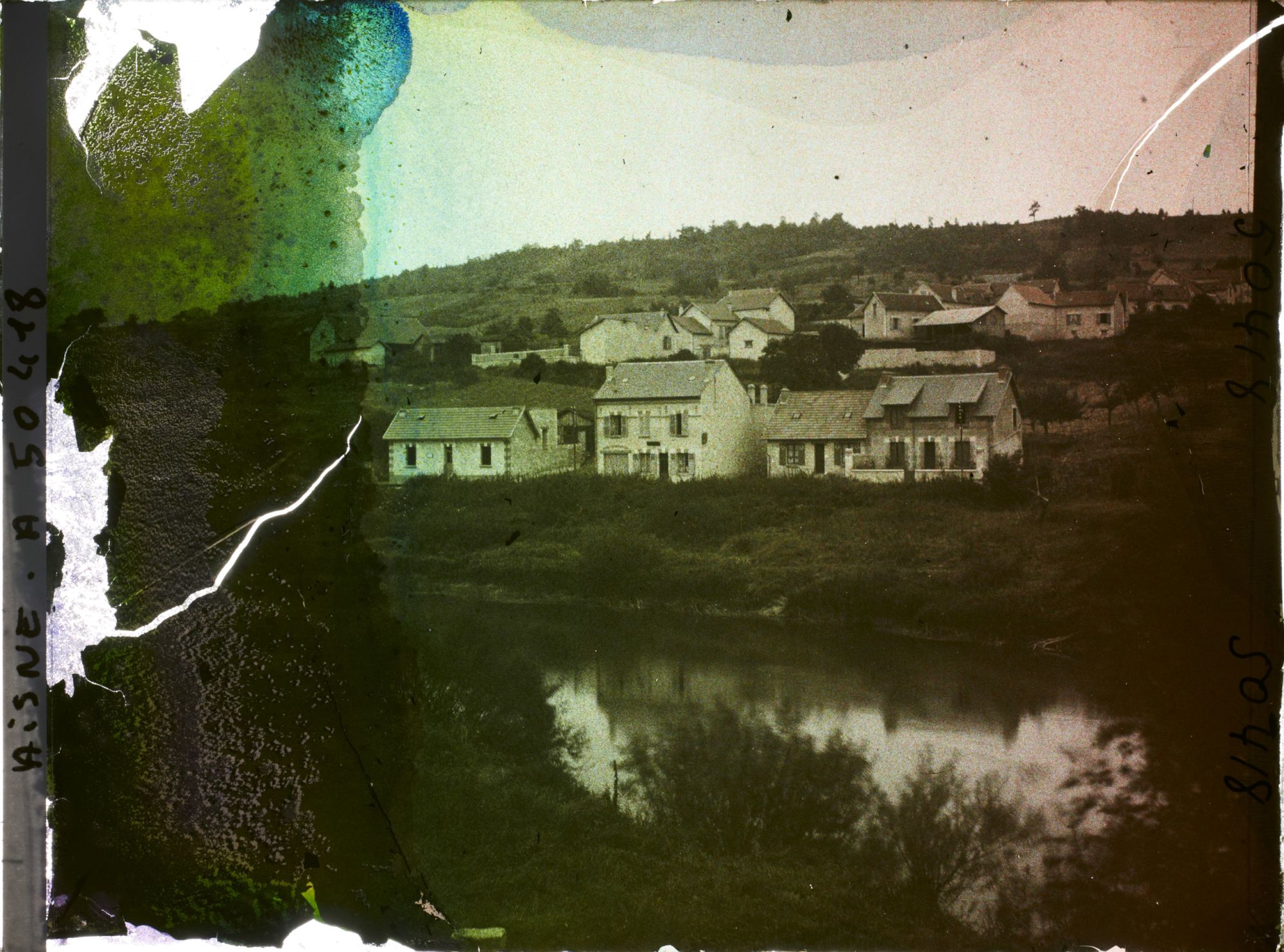 Image représentant France, Chavonne, Une vue s/ le village