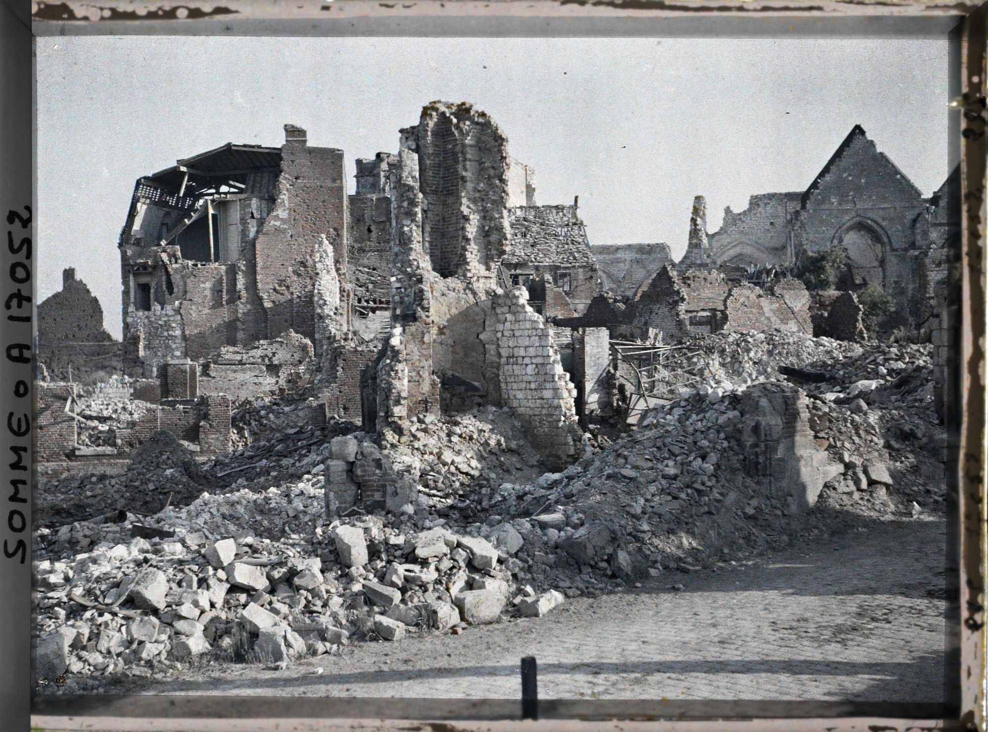 Image représentant France, Montdidier, Ruines rue d'Amiens