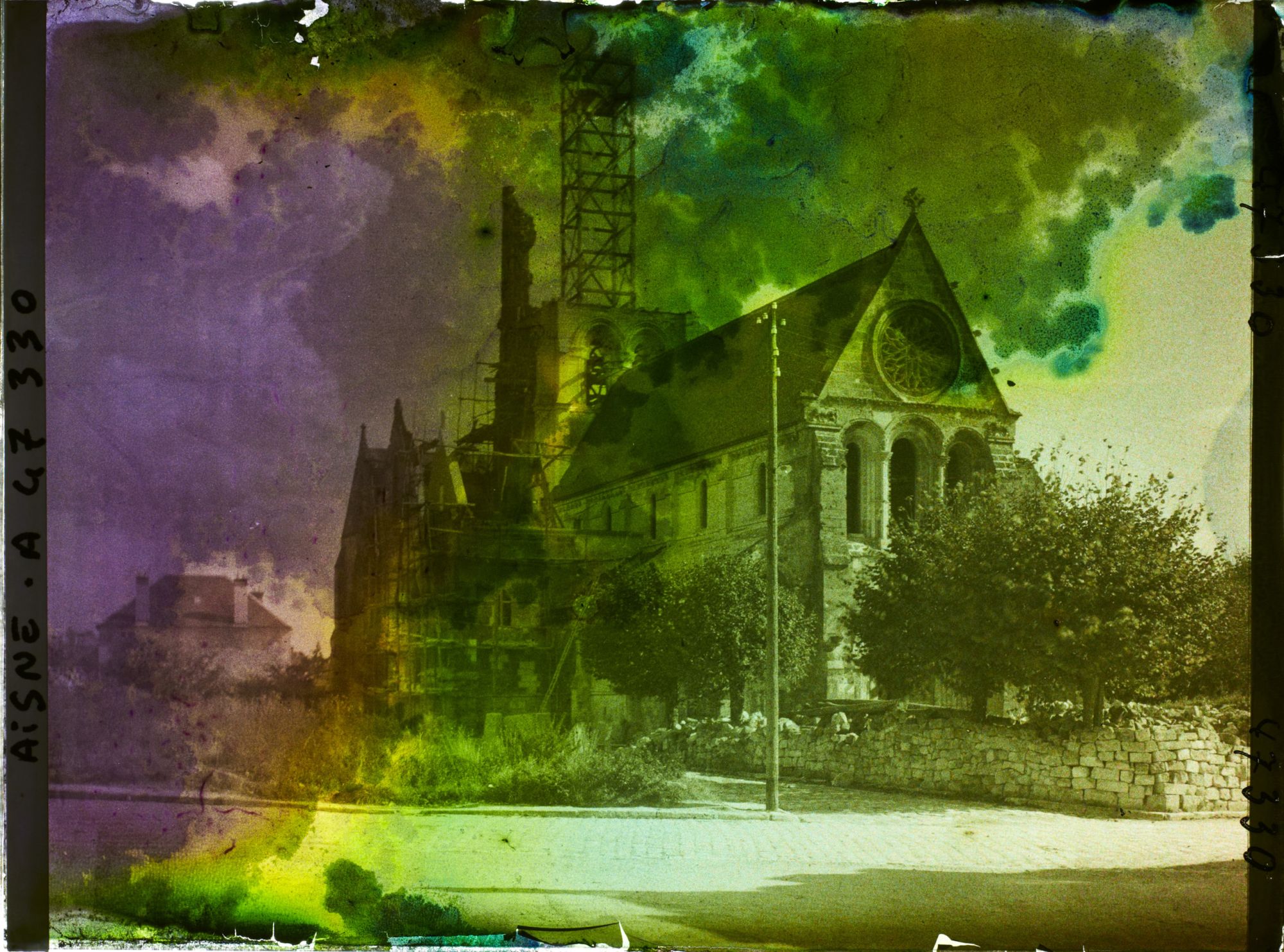 Image représentant France, Vailly, Ensemble de l'Eglise en reconstruction