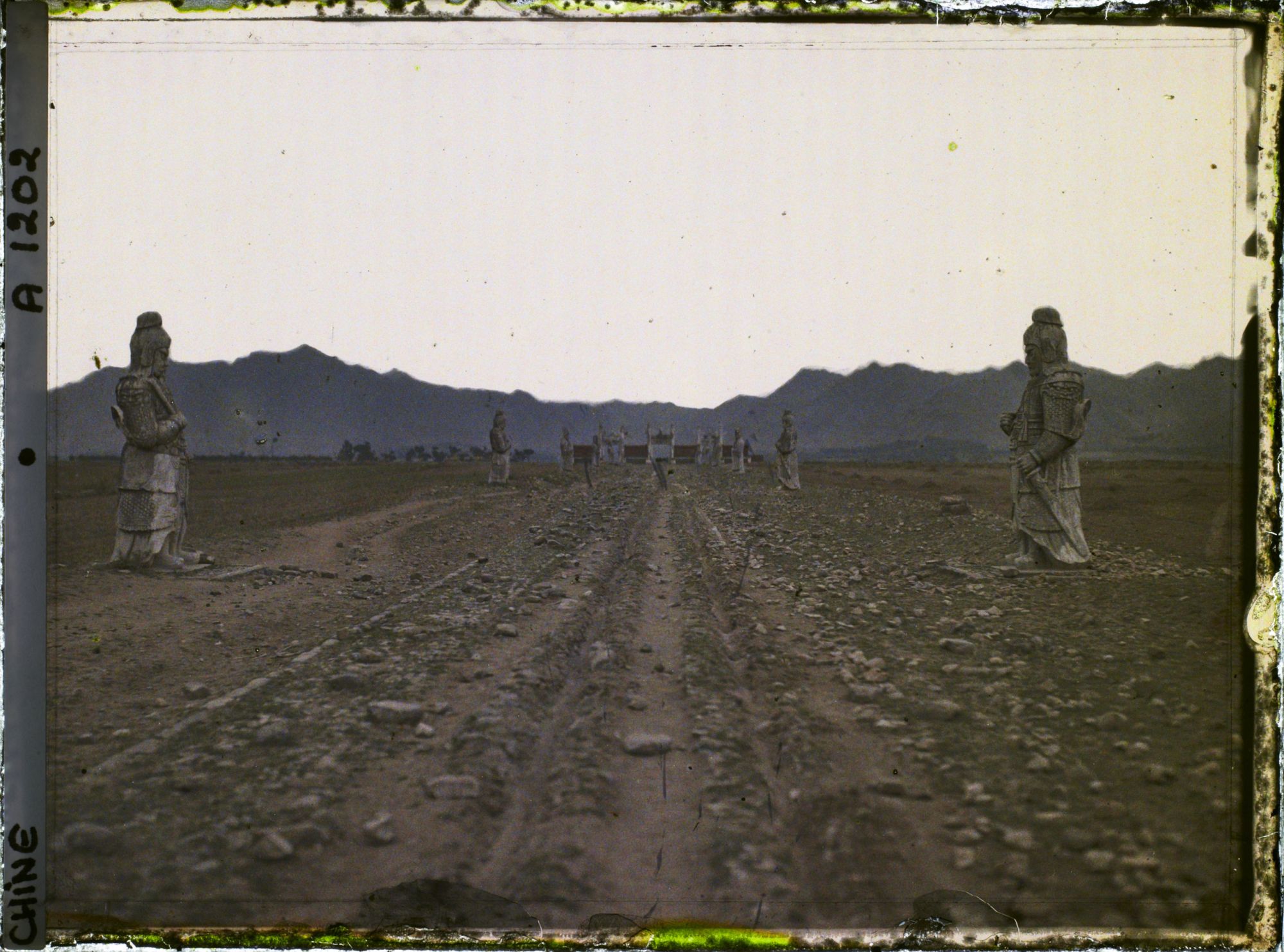 Image représentant Ming Shisanling (" Treize Tombeaux des Ming ")