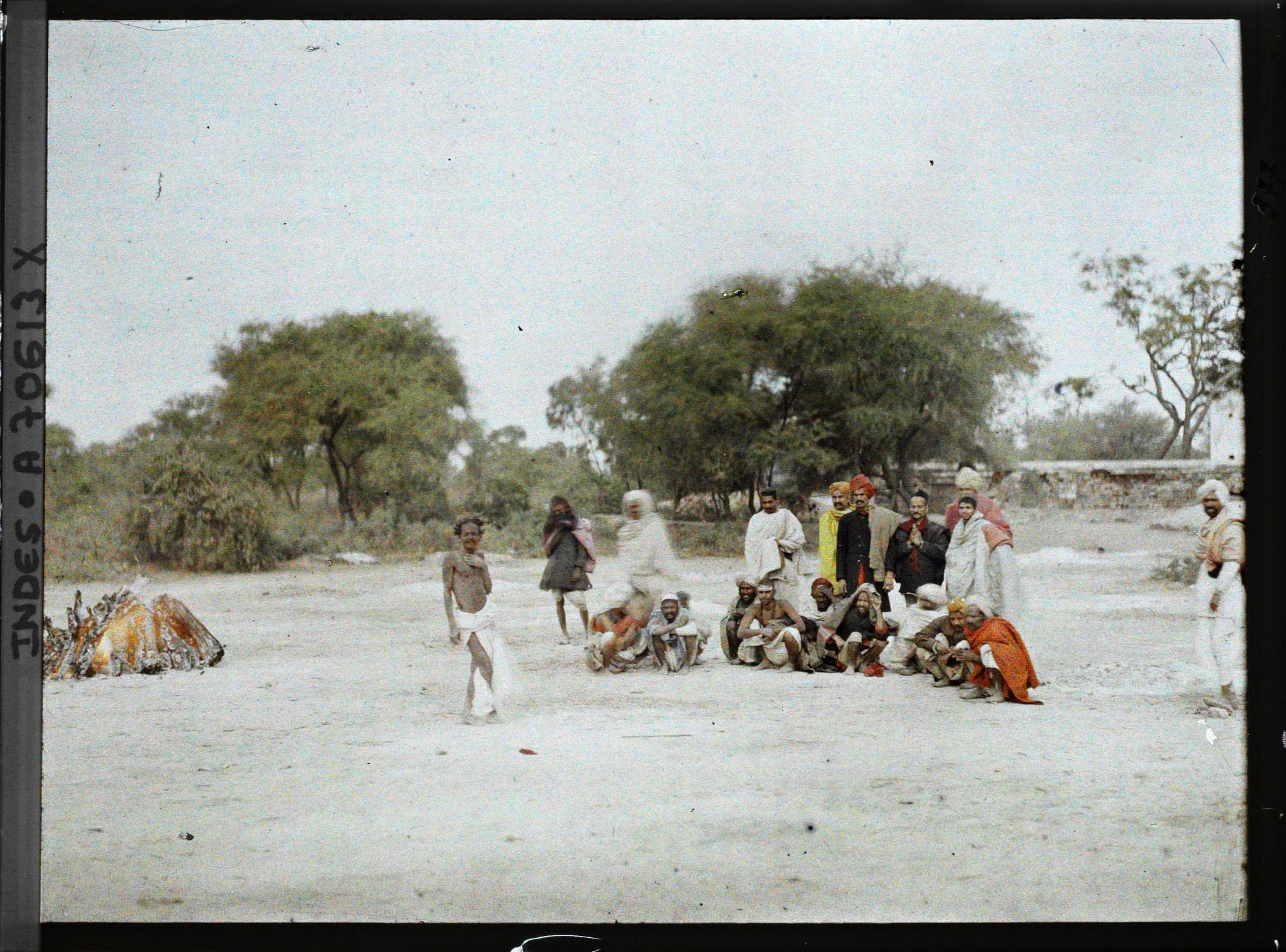 Image représentant Un bûcher funéraire (le combustible utilisé ici étant le bois)