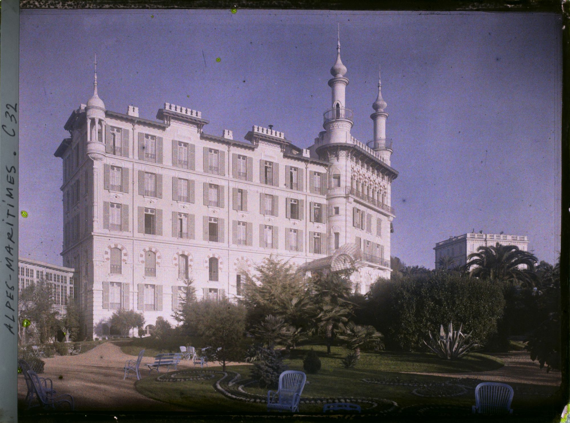 Image représentant Jardin au pied de l'hôtel Alhambra