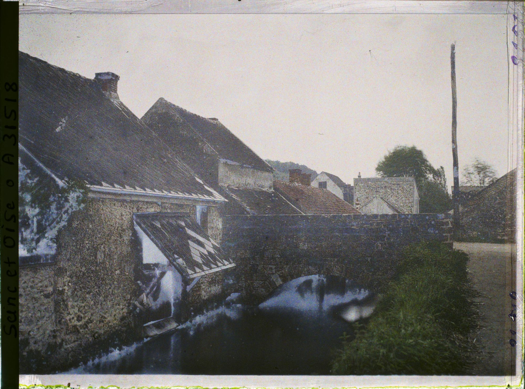 Image représentant France, Chevreuse, Un Coin des bords de l'Yvette, entrée est de Chevreuse
