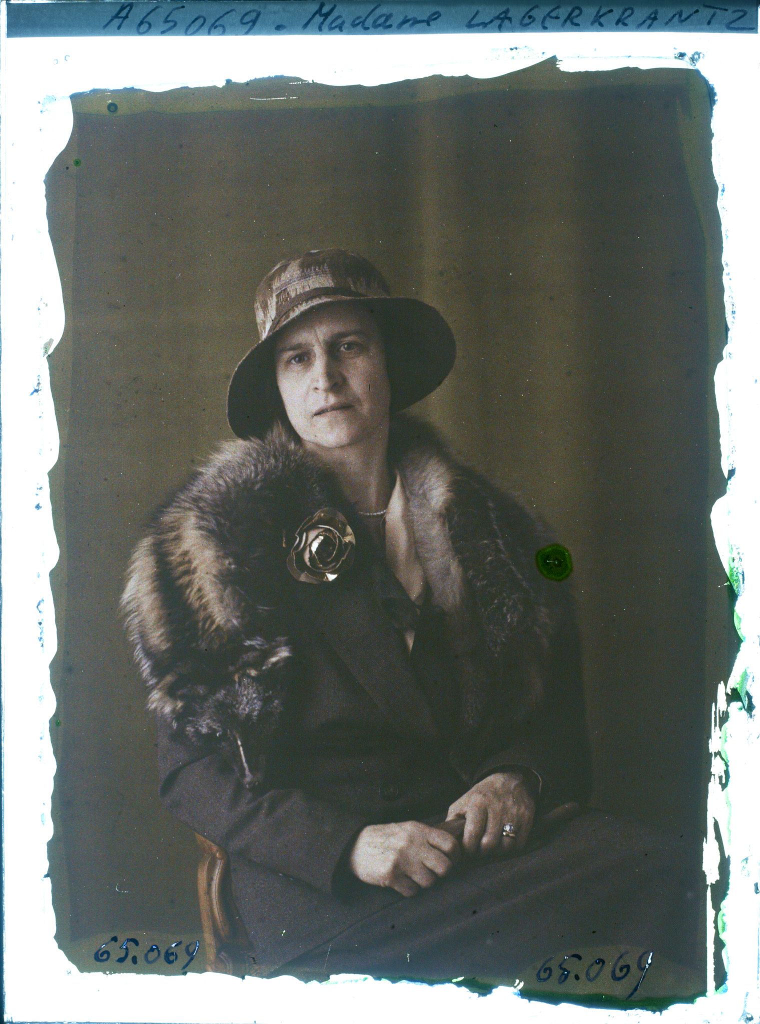 Image représentant https://musee-albert-kahn.s-museum.fr/home/NWQ2OTAwYzNmYjZlZTk1ZWQwODJmMjY4L2dlbmVyaWMtbm90aWNlLXRhYi9hdXRob3JpdHkvNjE3YTc5ZjVjZjhiODk2OGIzMzM3ZDIx/5d6900c3fb6ee95ed082f268/generic-notice-tab/authority/617a79ebcf8b8968b333709c Madame Elsa Lagercrantz