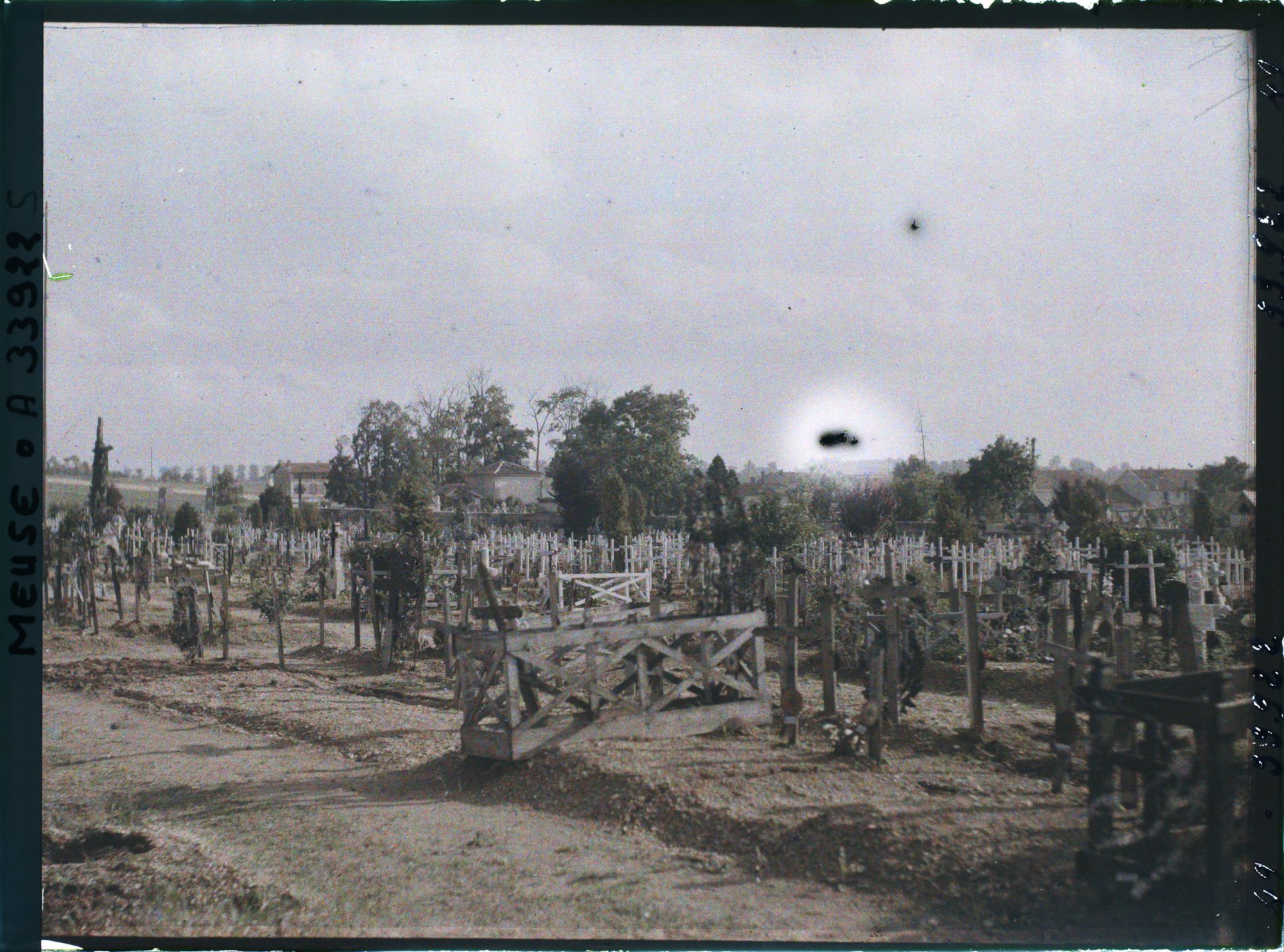 Image représentant France, Verdun, Vue d'ensemble sur le Cimetière
