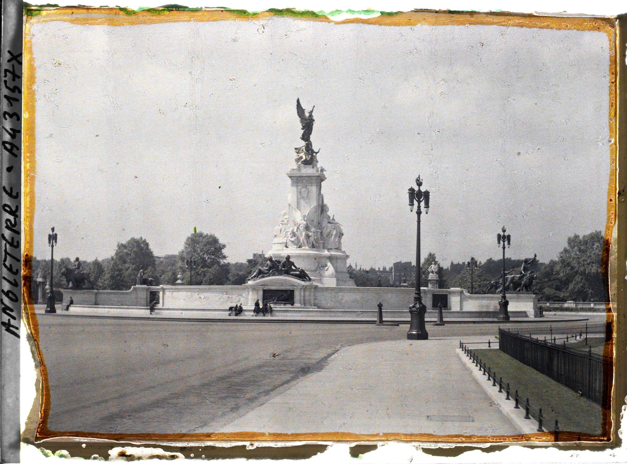 Image représentant Buckingham Palace et le monument de Victoria