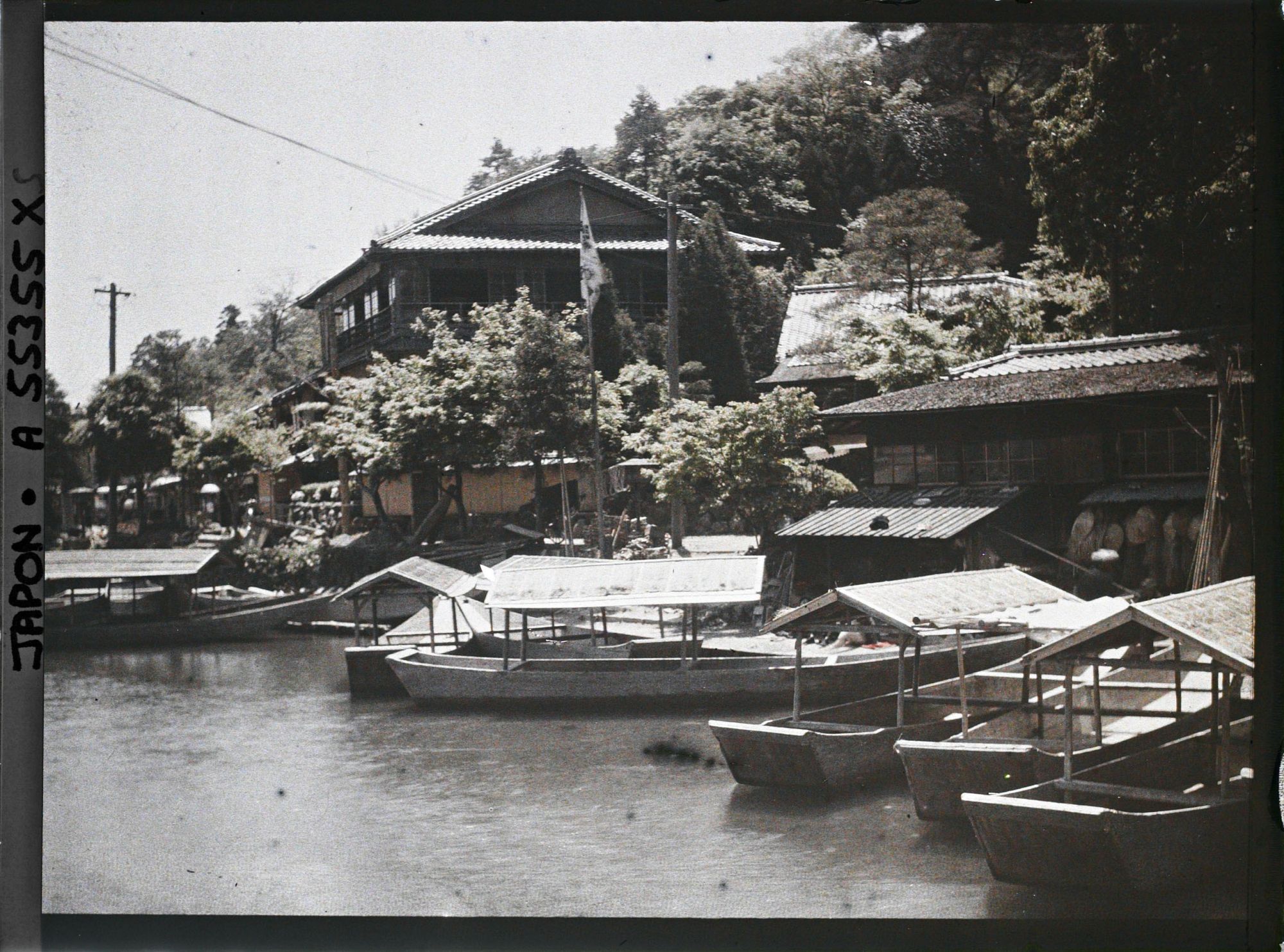 Image représentant Port de plaisance sur le lac Biwa (lac " luth ") et bateaux yakatabune