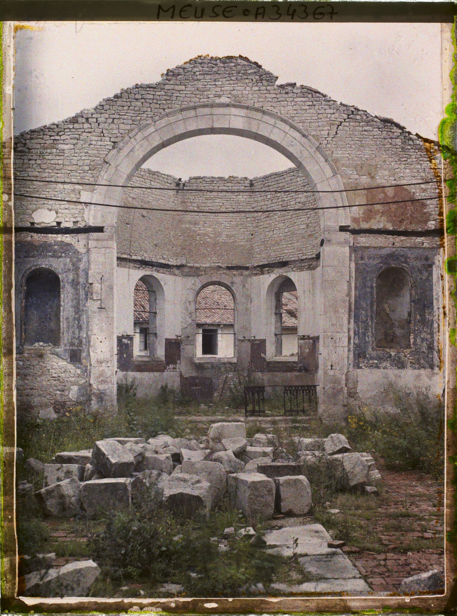 Image représentant France, Billy sous les Côtes, Intérieur de l'Eglise vers le Choeur