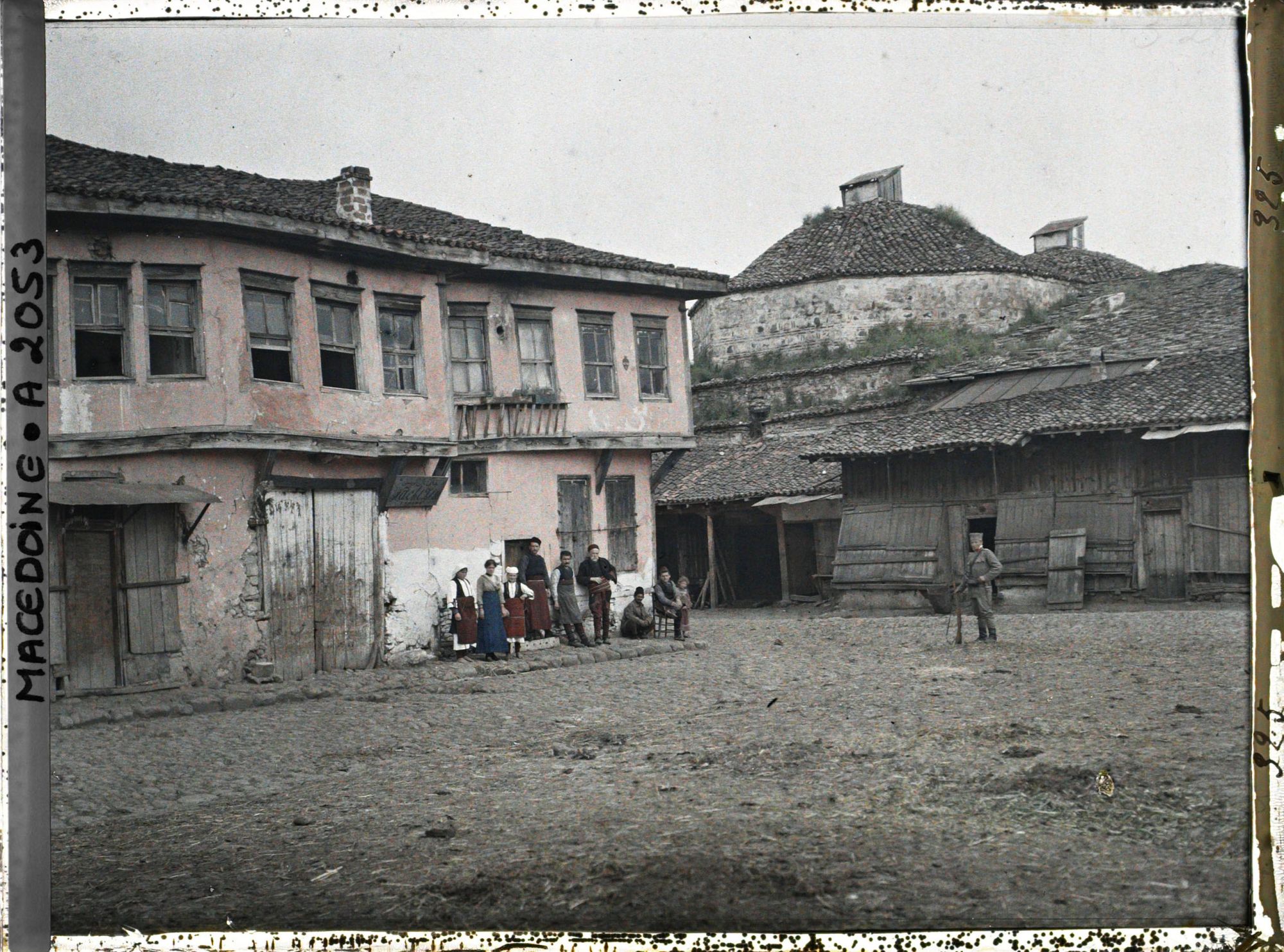 Image représentant La même place avec l'ancien hammam turc [Deboj]