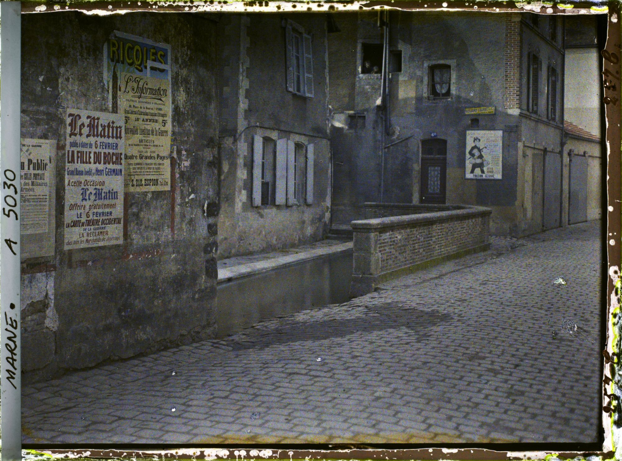 Image représentant Une rue et le ruisseau canalisé des Auges