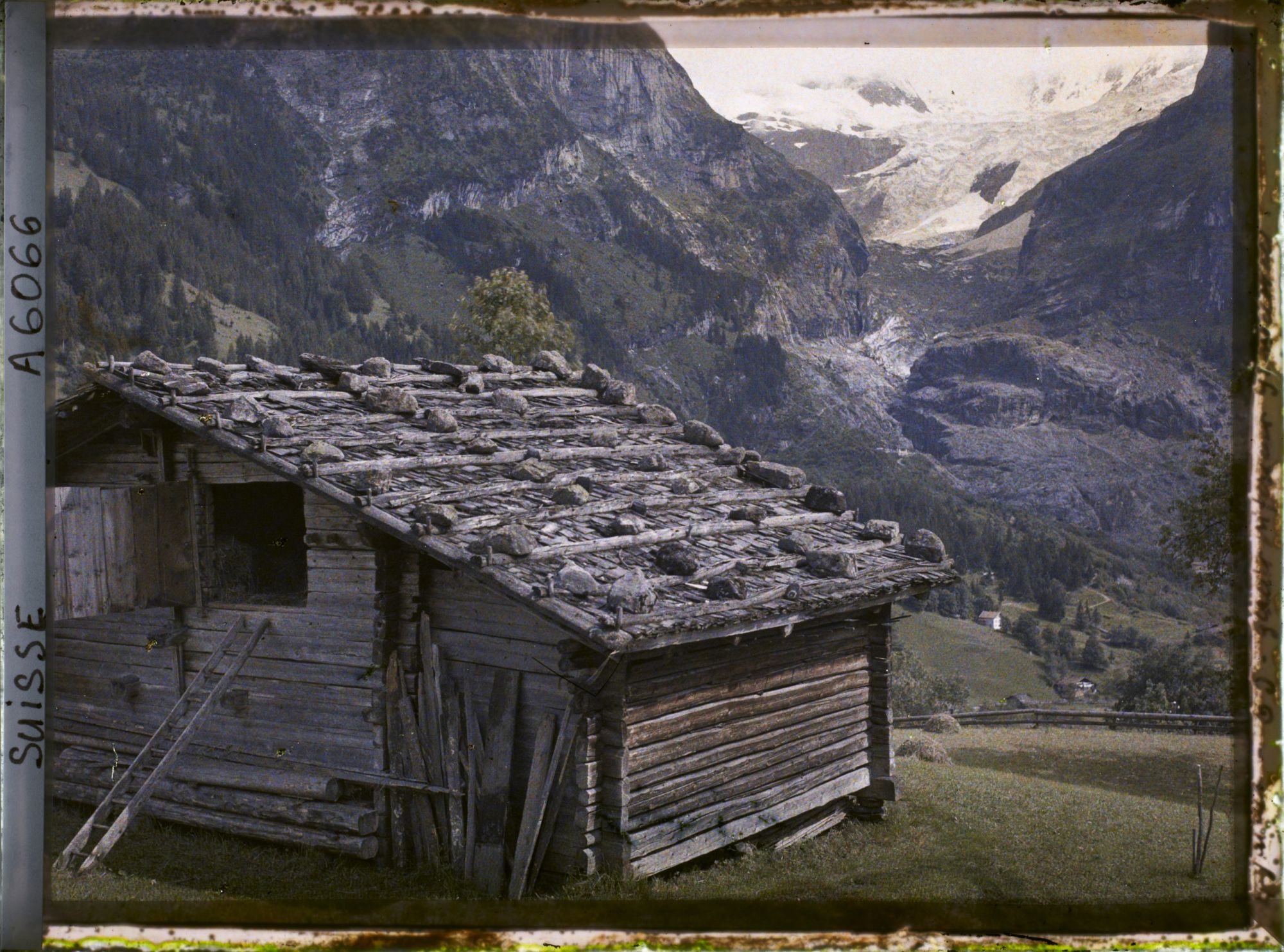 Image représentant Un chalet et le glacier de Grindelwald
