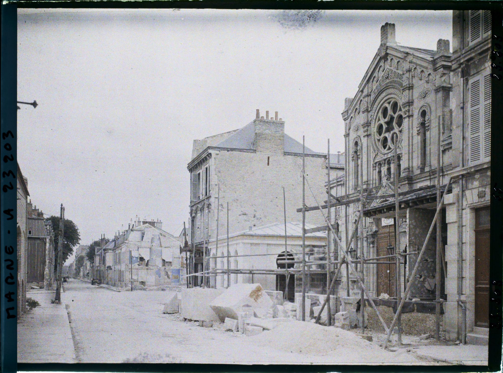 Image représentant France, Reims, Rue et Place Clovis, la Synagogue