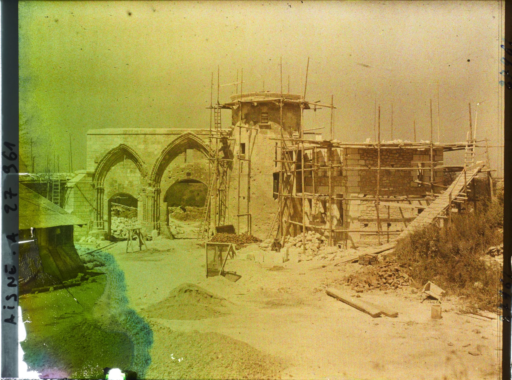 Image représentant France, Crouy, Reconstruction de la ferme de la Terrière