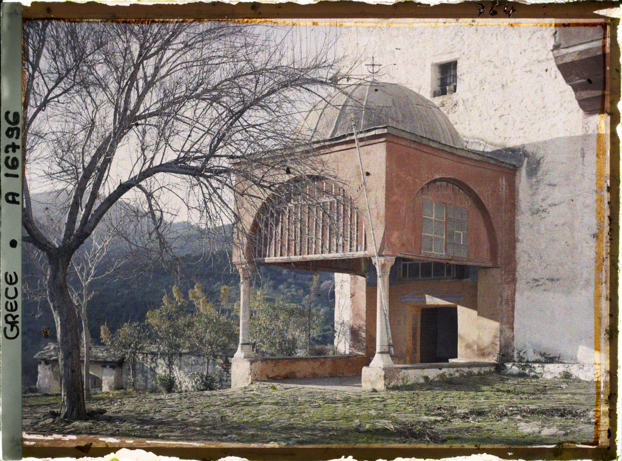 Image représentant Mont Athos, Pantokrator, Entrée du Monastère