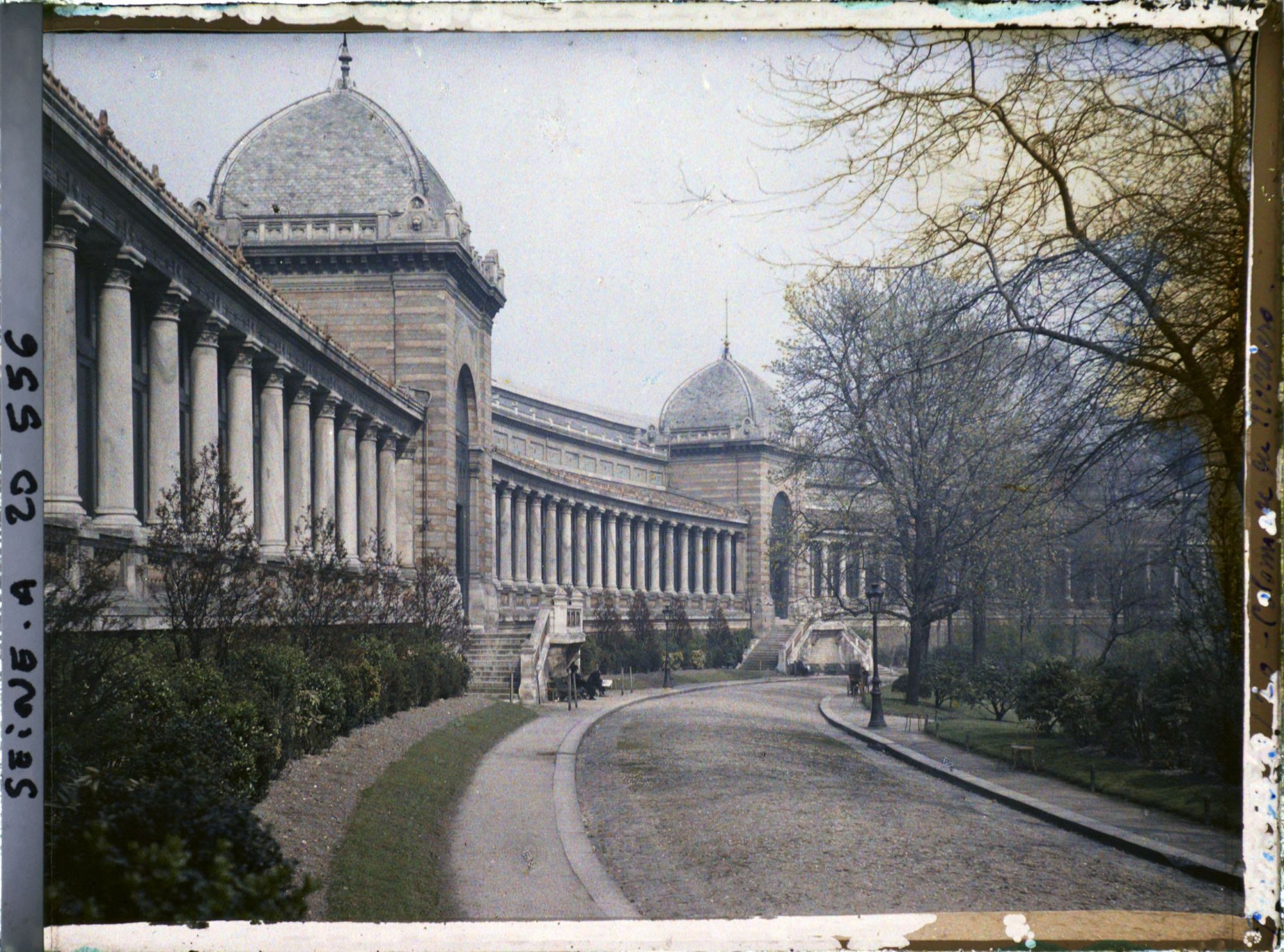 Image représentant La colonnade du Trocadéro