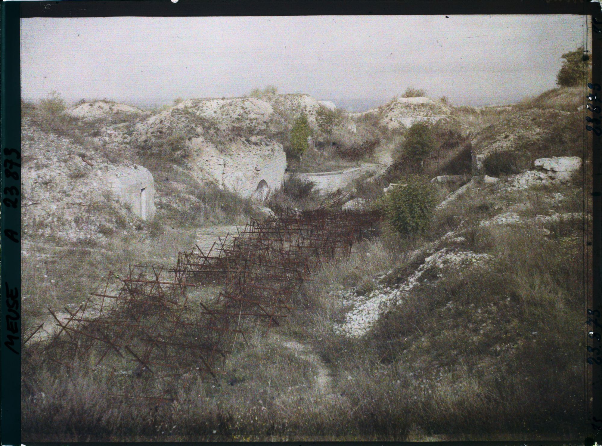 Image représentant France, St Mihiel, Fort du Camp des Romains : Cour intérieure du fort
