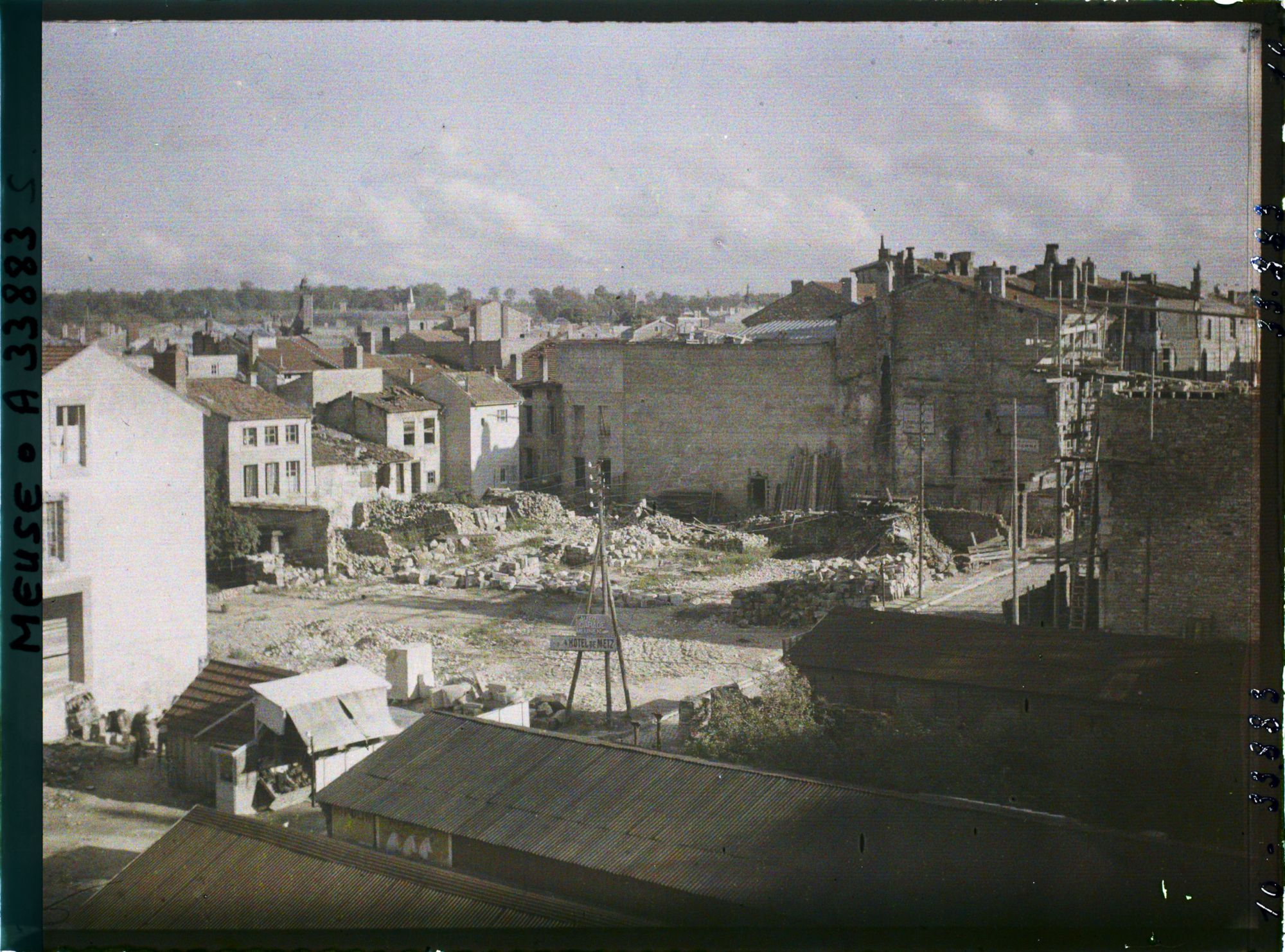 Image représentant France, Verdun, Vue de la ville basse prise de la Place Maréchal Pétain