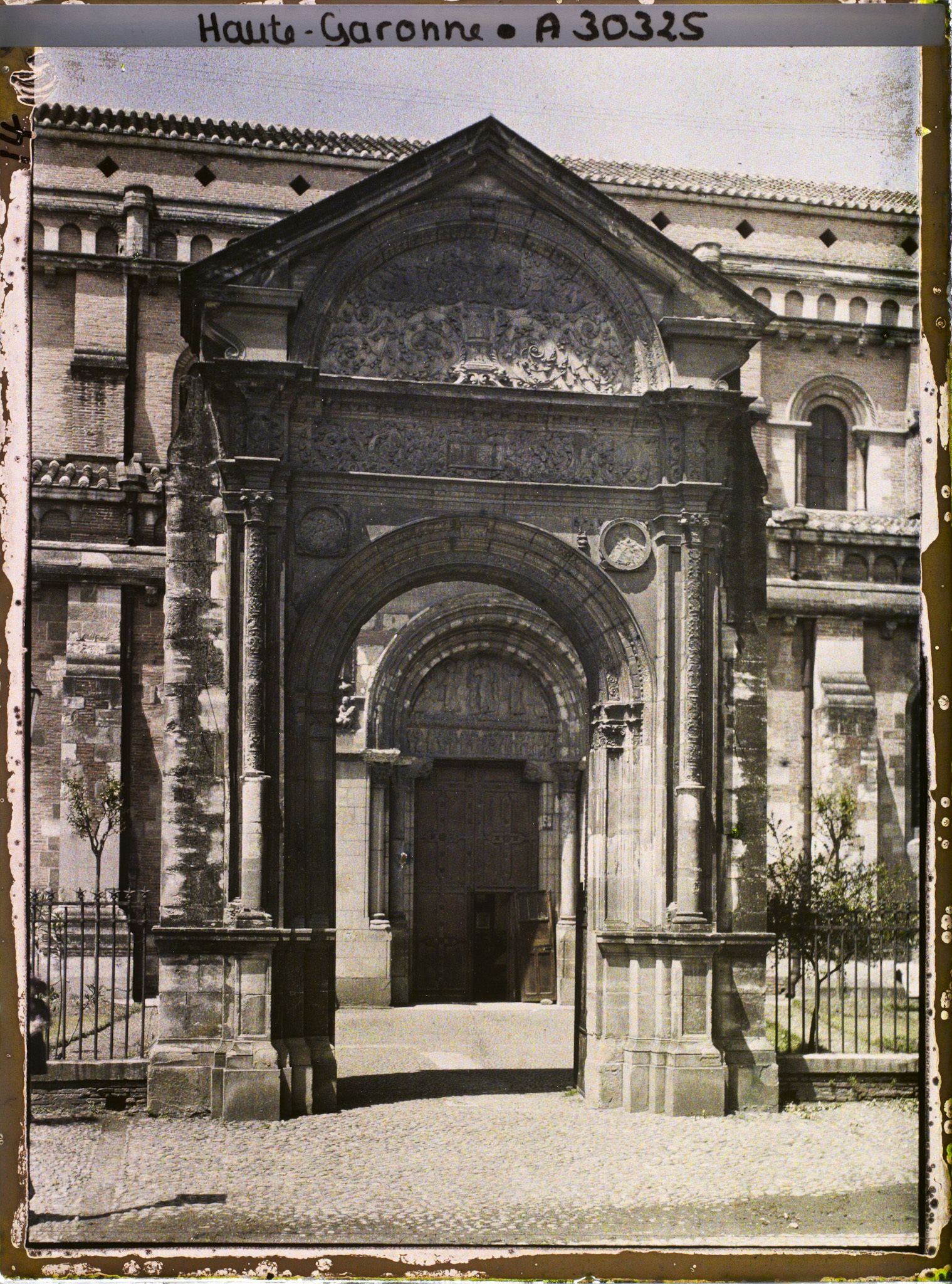 Image représentant Portail devant la porte Miègeville, basilique Saint-Sernin