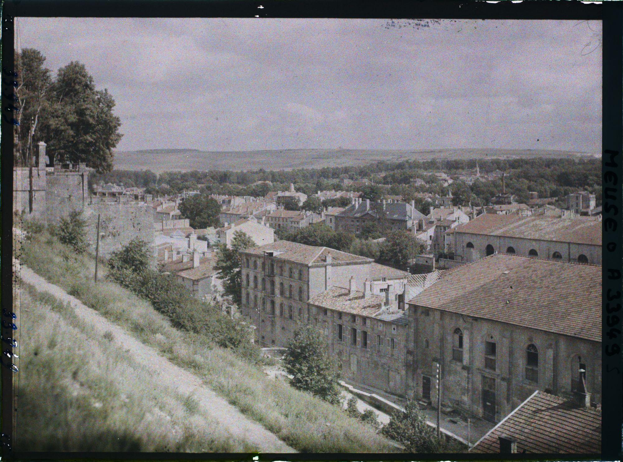 Image représentant France, Verdun, Vue prise de la Place de la Roche vers l'Est