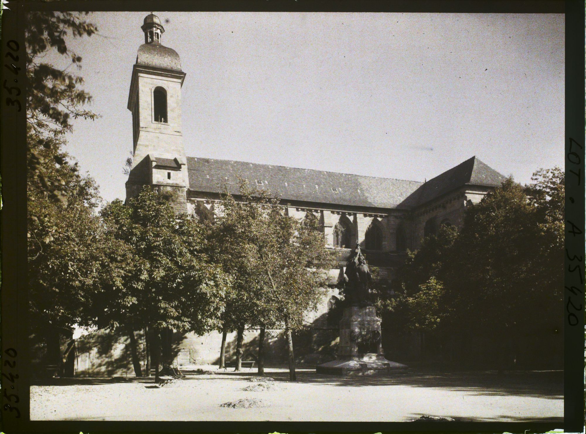Image représentant France, Figeac, Eglise St Sauveur