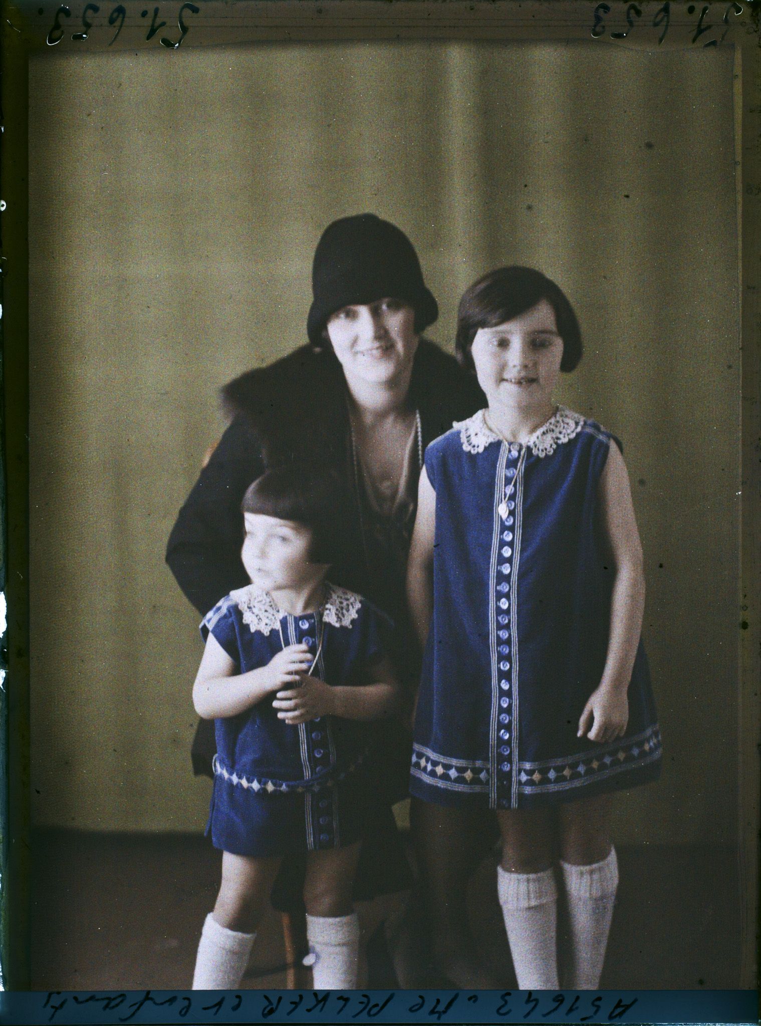 Image représentant Madame Pelker et ses enfants