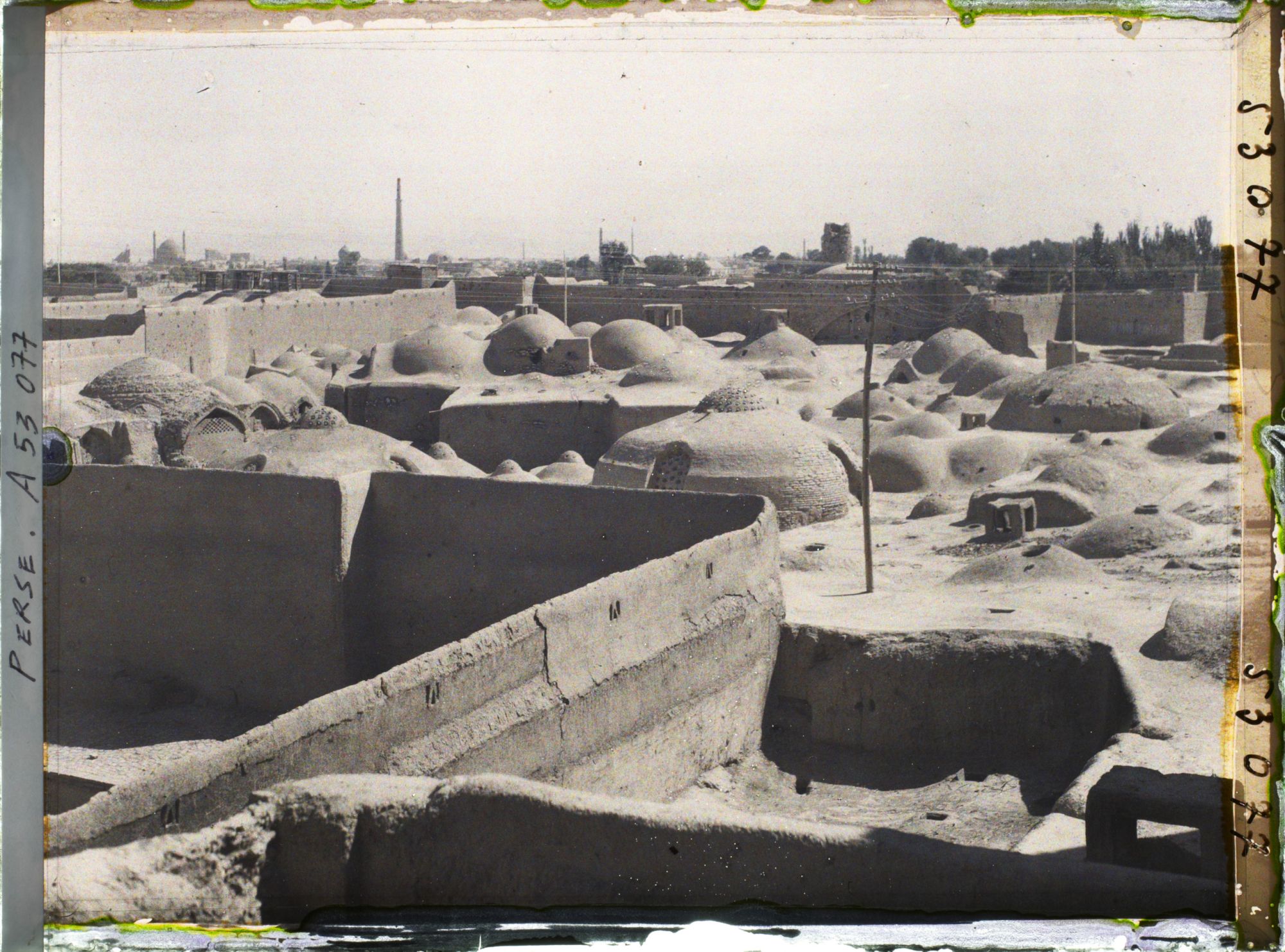Image représentant Panorama vers le mausolée chiite de Harun Velayat