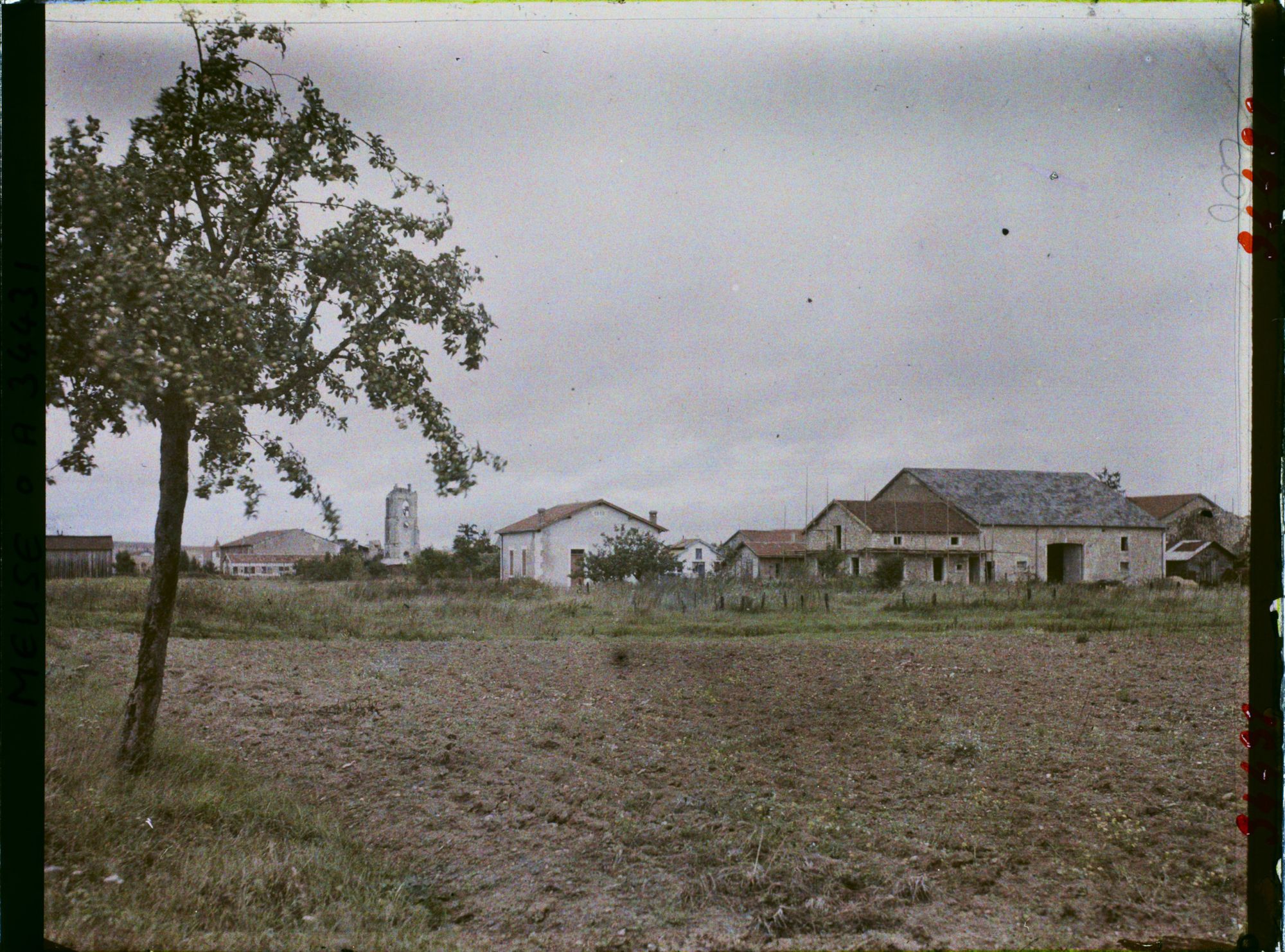 Image représentant France, Les Paroches, Reconstructions