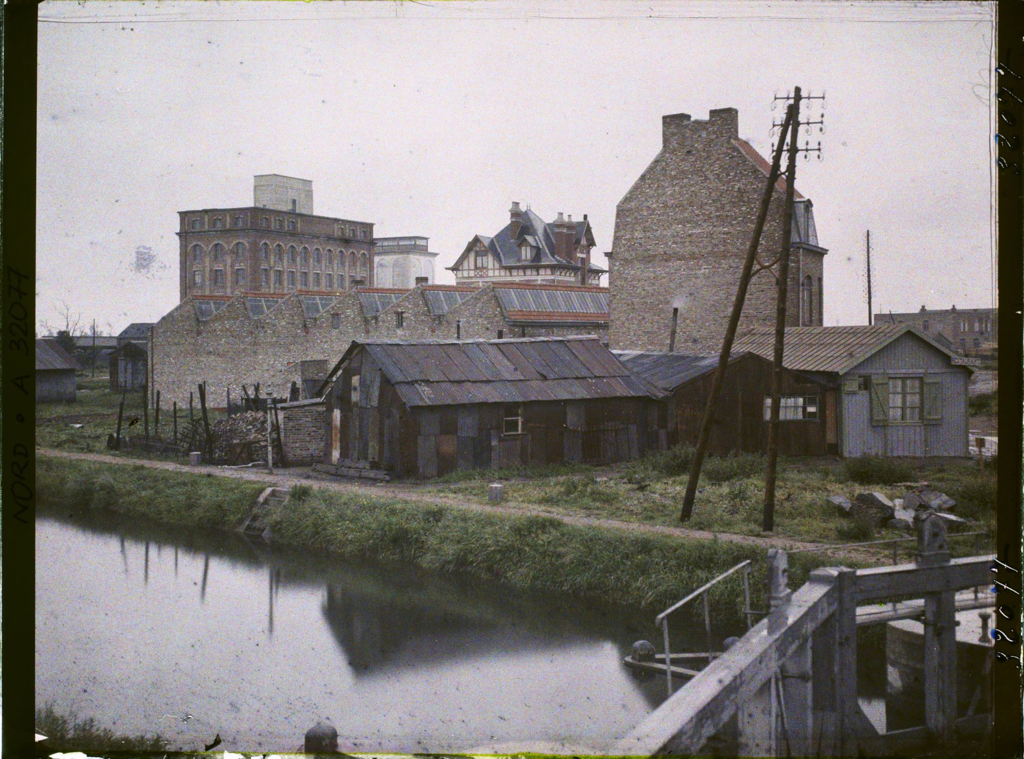 Image représentant France, Merville, Reconstruction d'un moulin