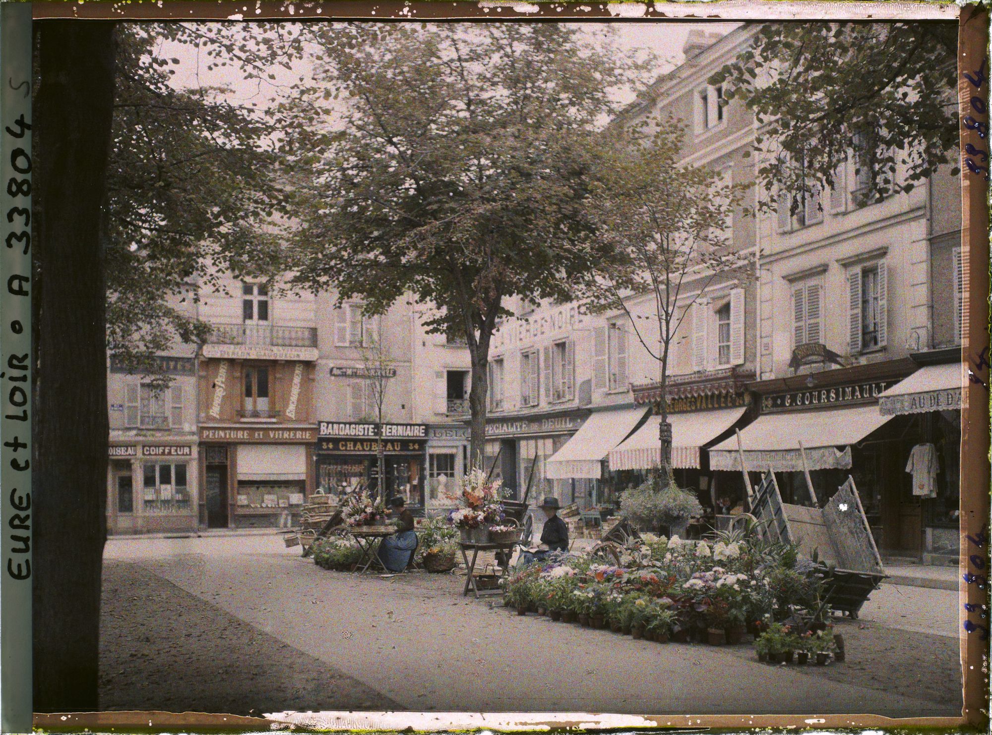 Image représentant Le marché aux fleurs et les boutiques place du Cygne
