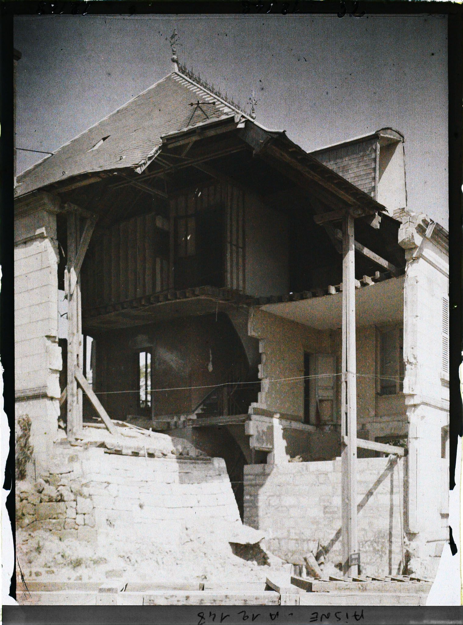 Image représentant Une maison marmitée à Saint-Vaast